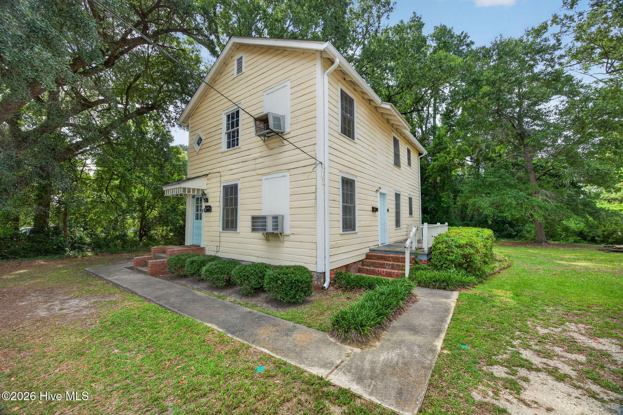 206 E Calhoun Street