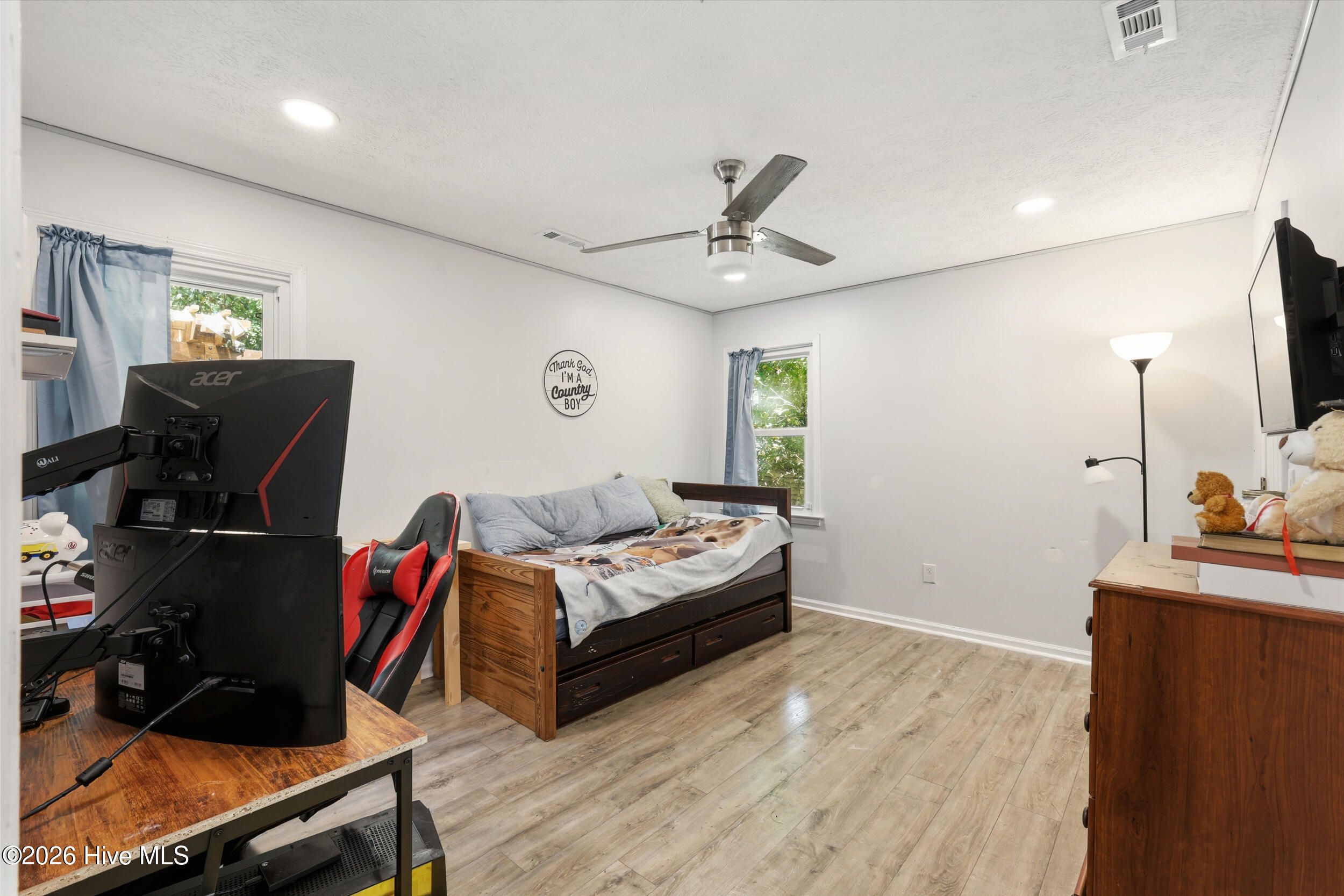 6901 Cedar Bluff