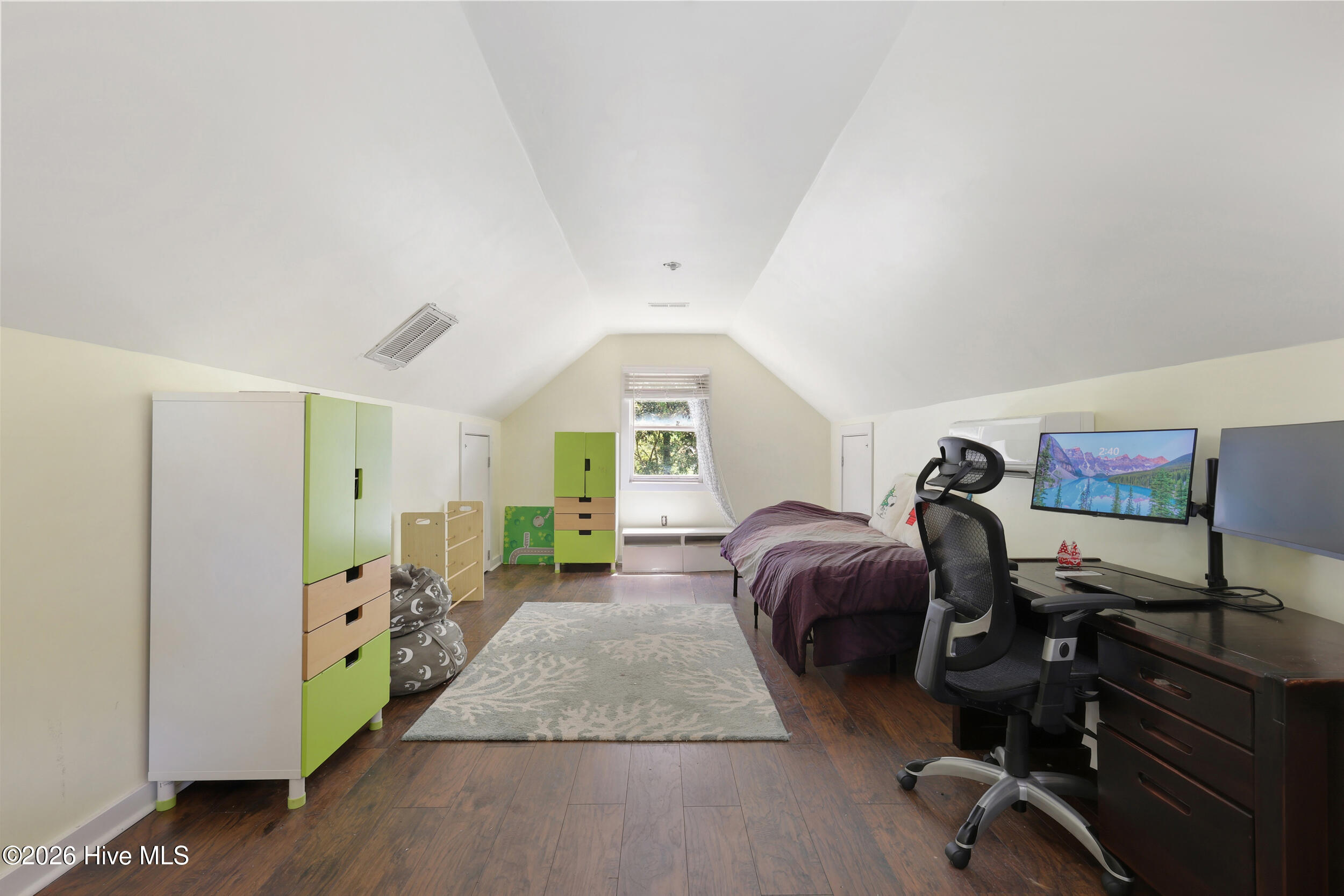 6901 Cedar Bluff