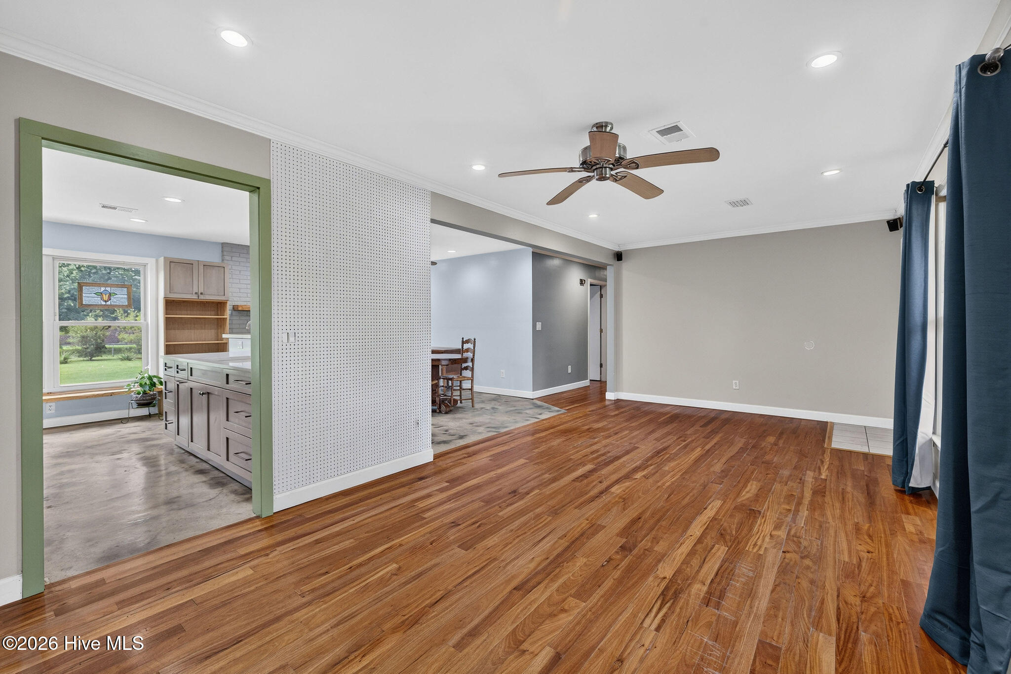 5010 Lord Tennyson Road