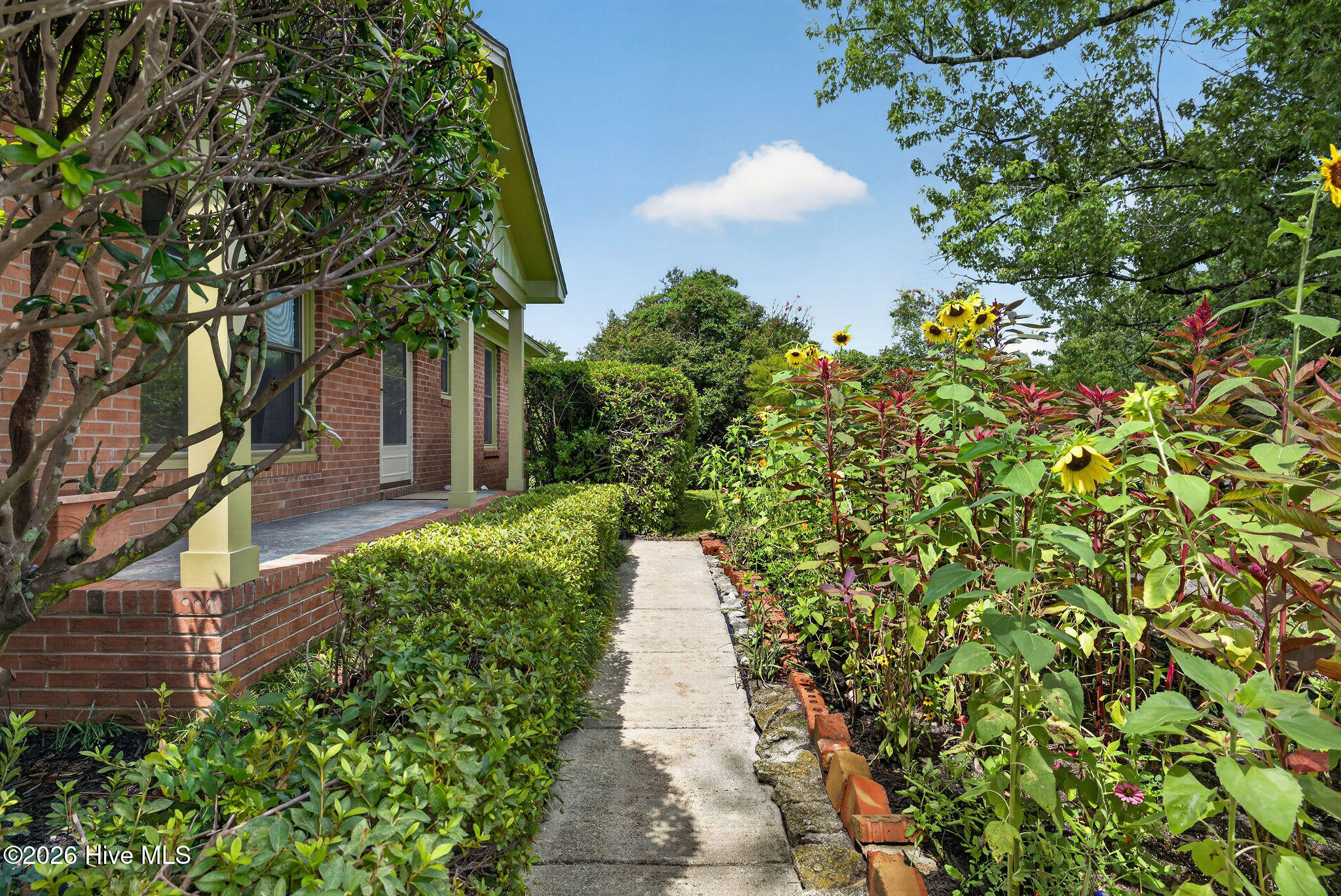 5010 Lord Tennyson Road