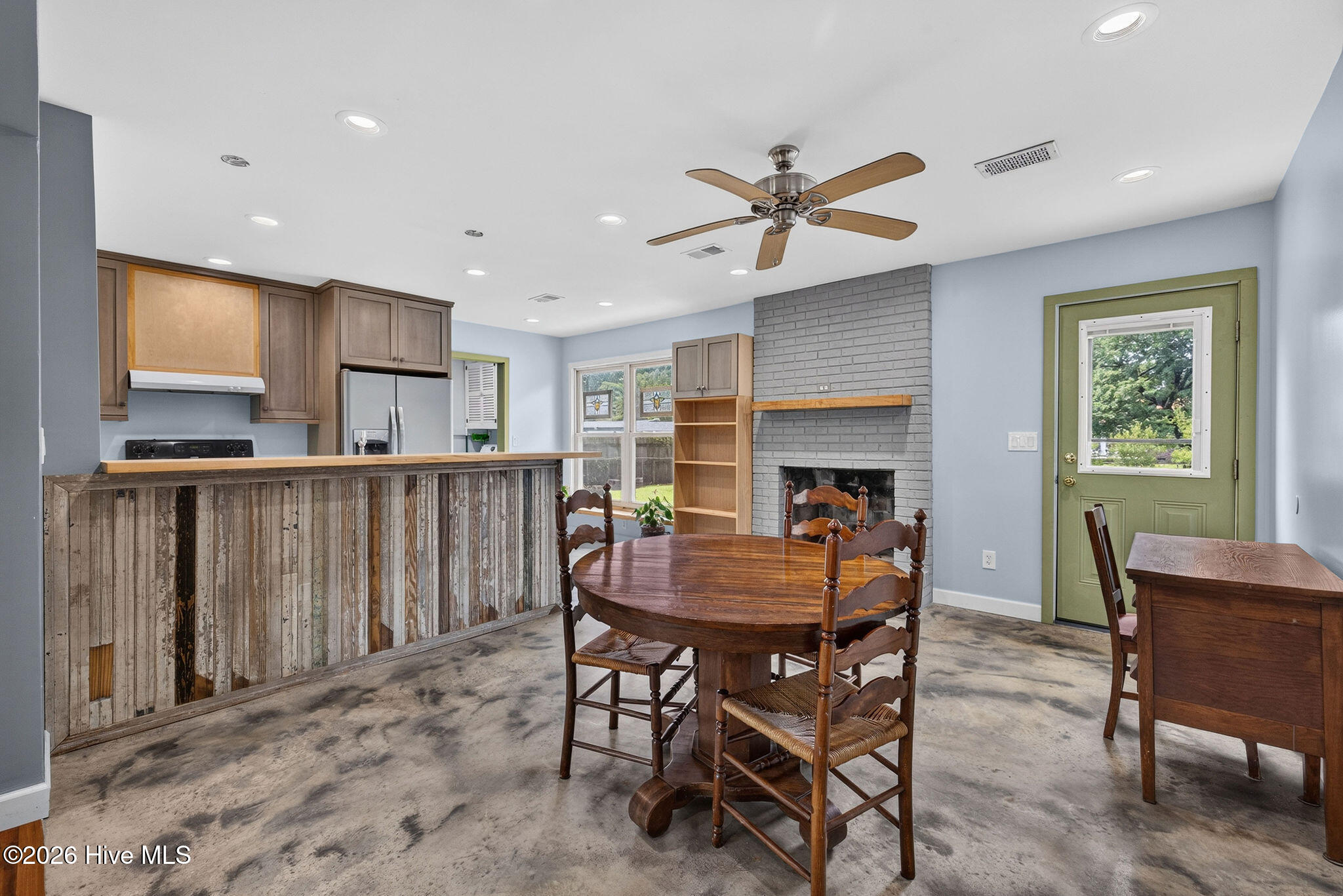 5010 Lord Tennyson Road