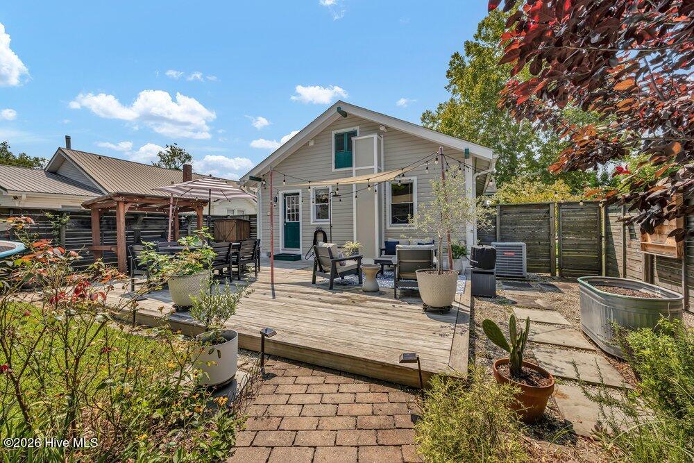 1801 Nun Street