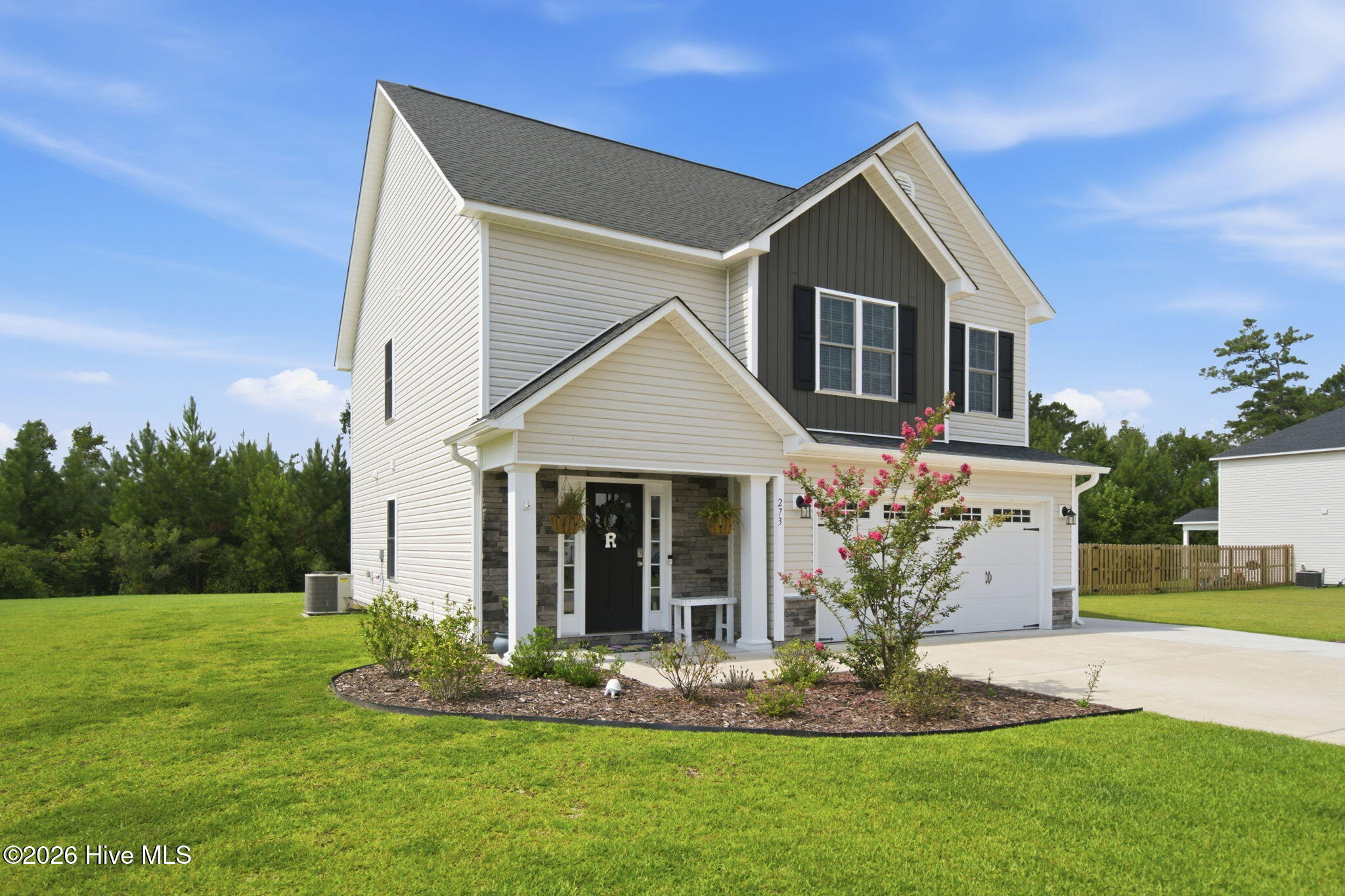 273 W Broughton Lane