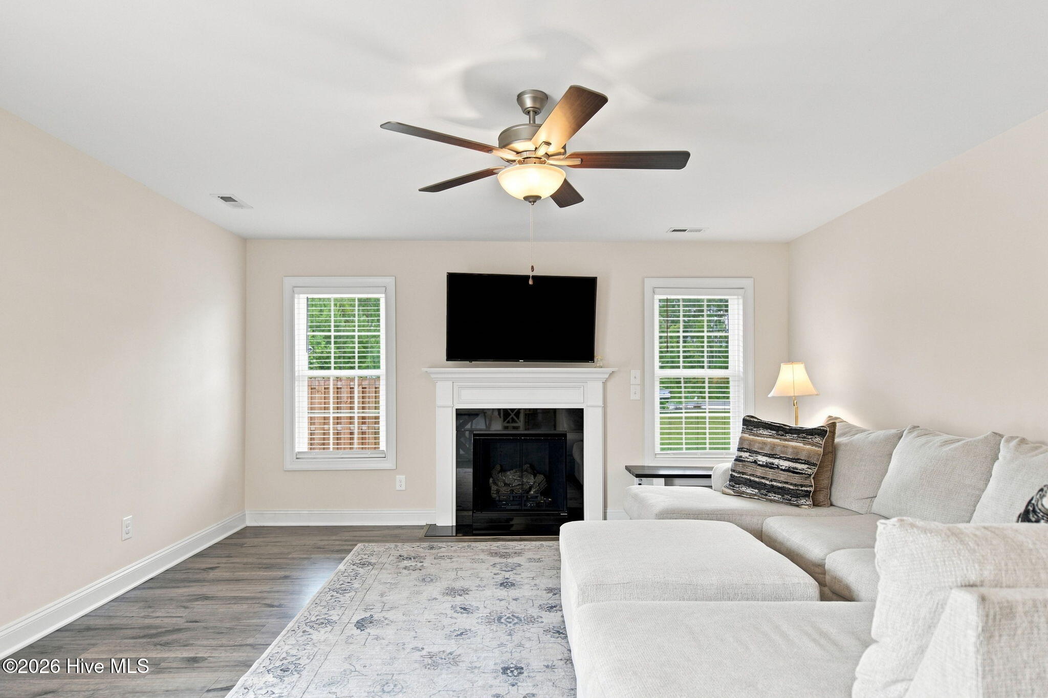 273 W Broughton Lane