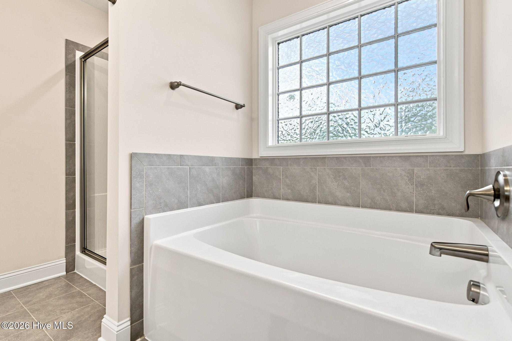 273 W Broughton Lane