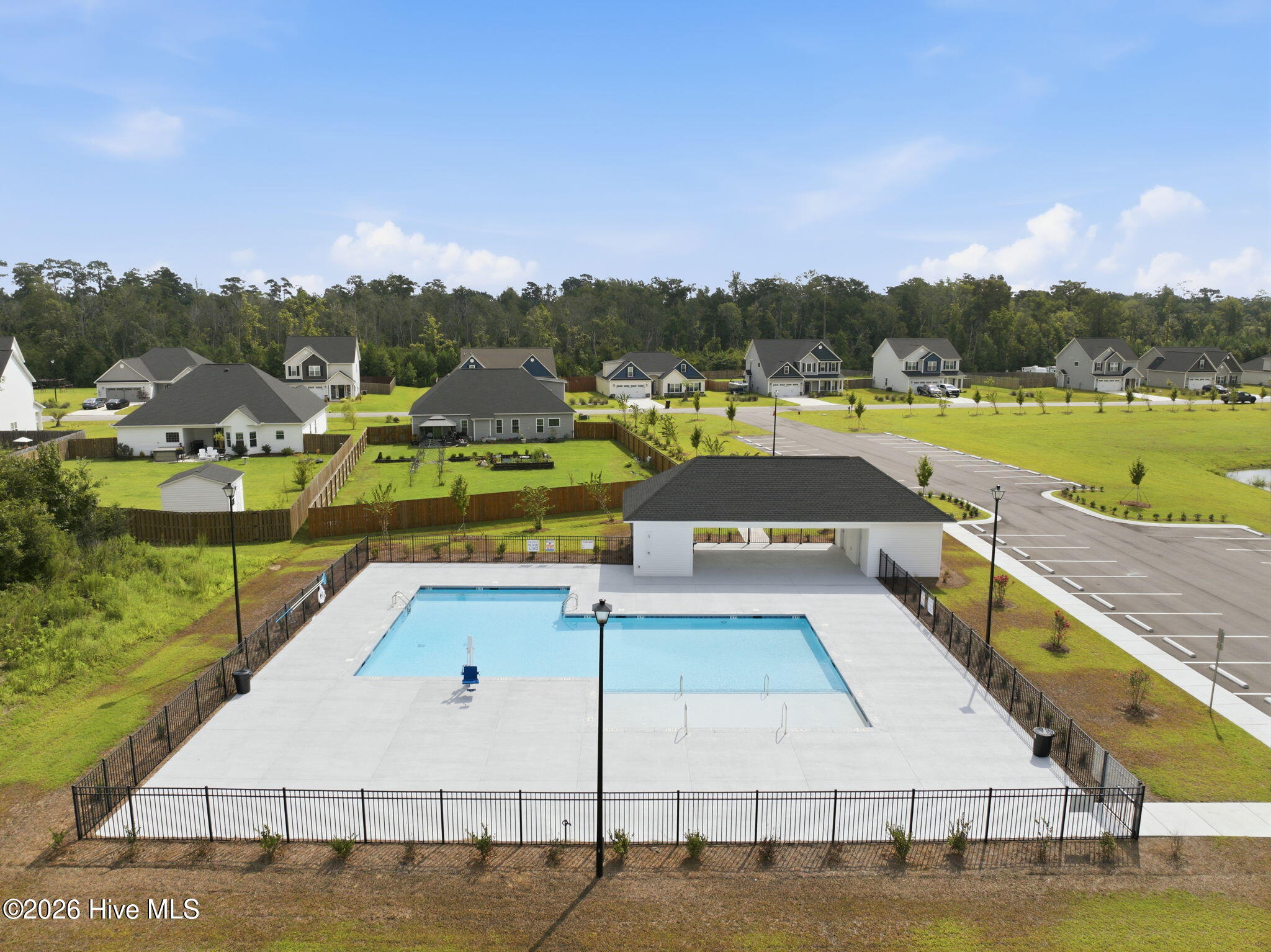 273 W Broughton Lane