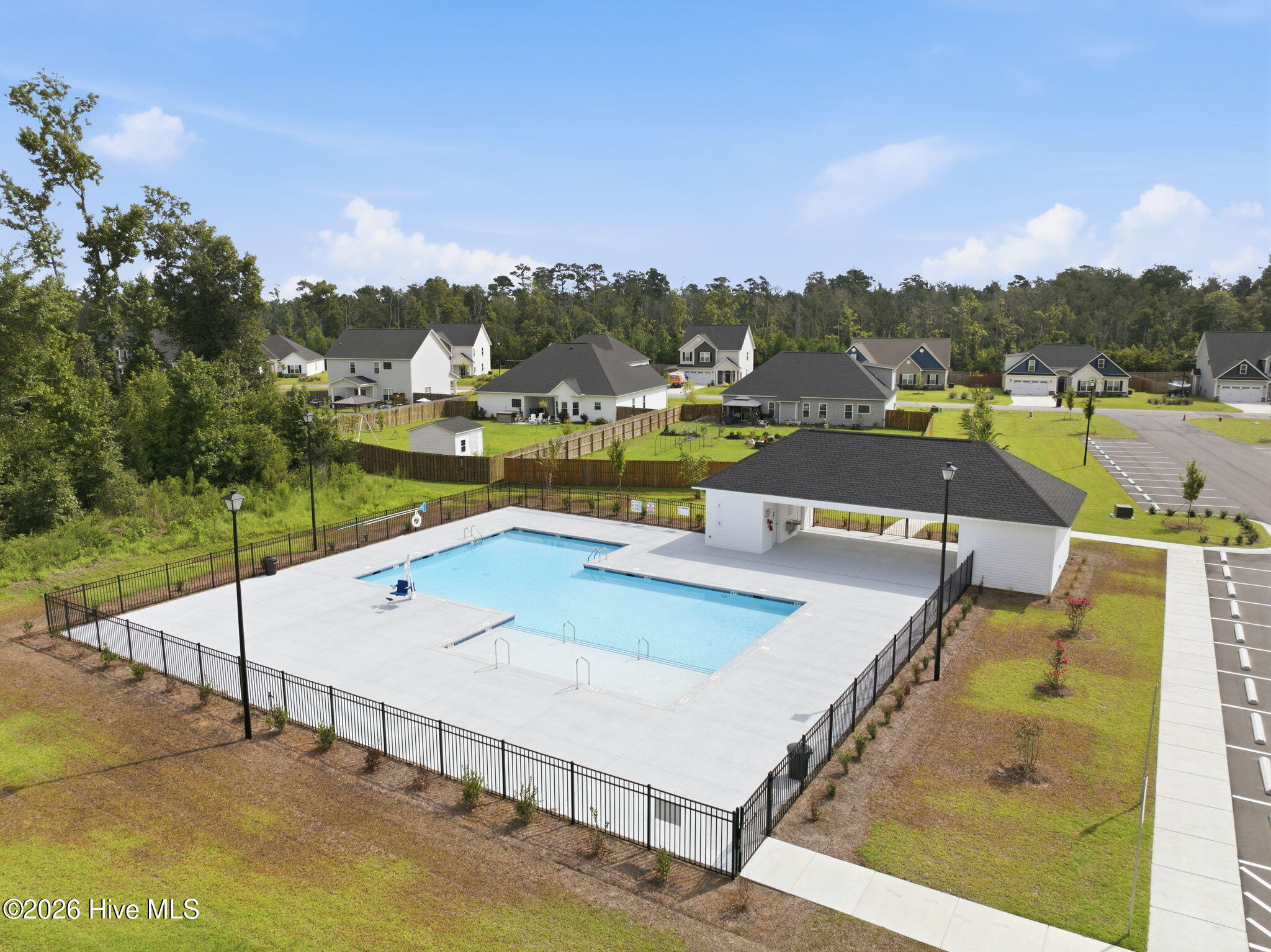 273 W Broughton Lane