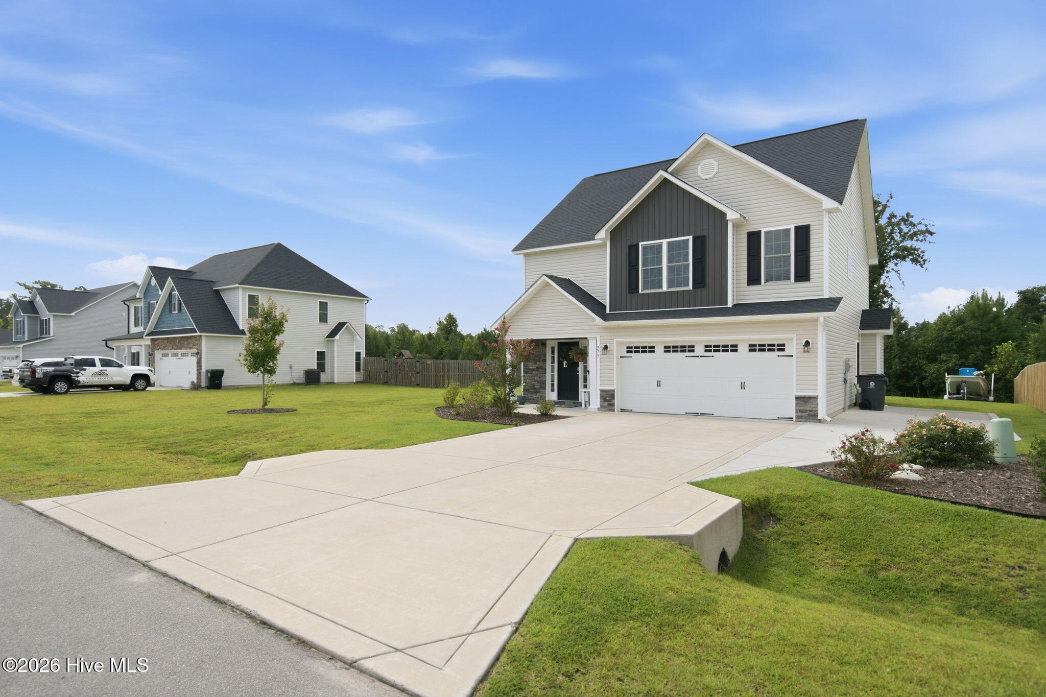 273 W Broughton Lane