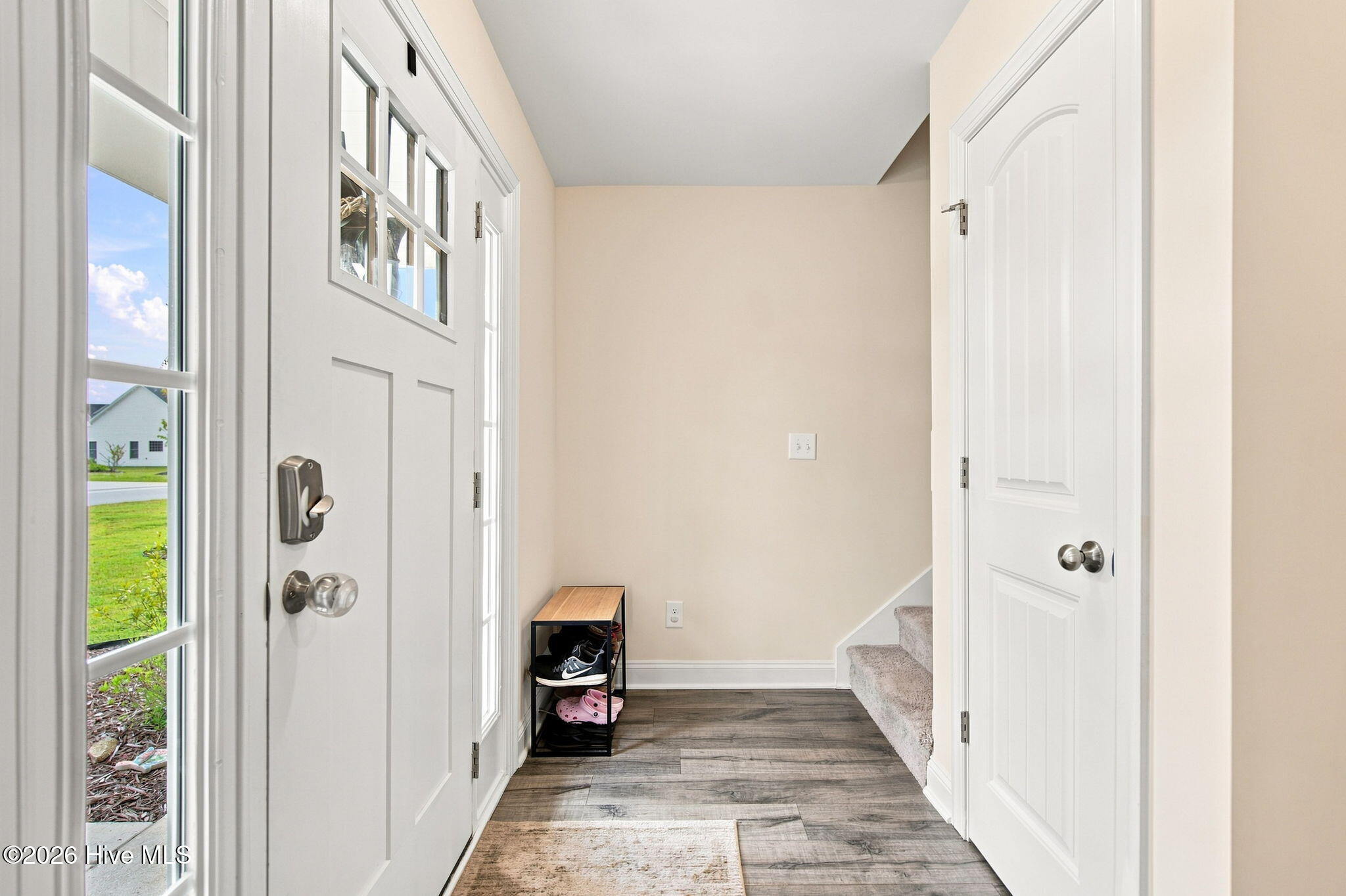 273 W Broughton Lane