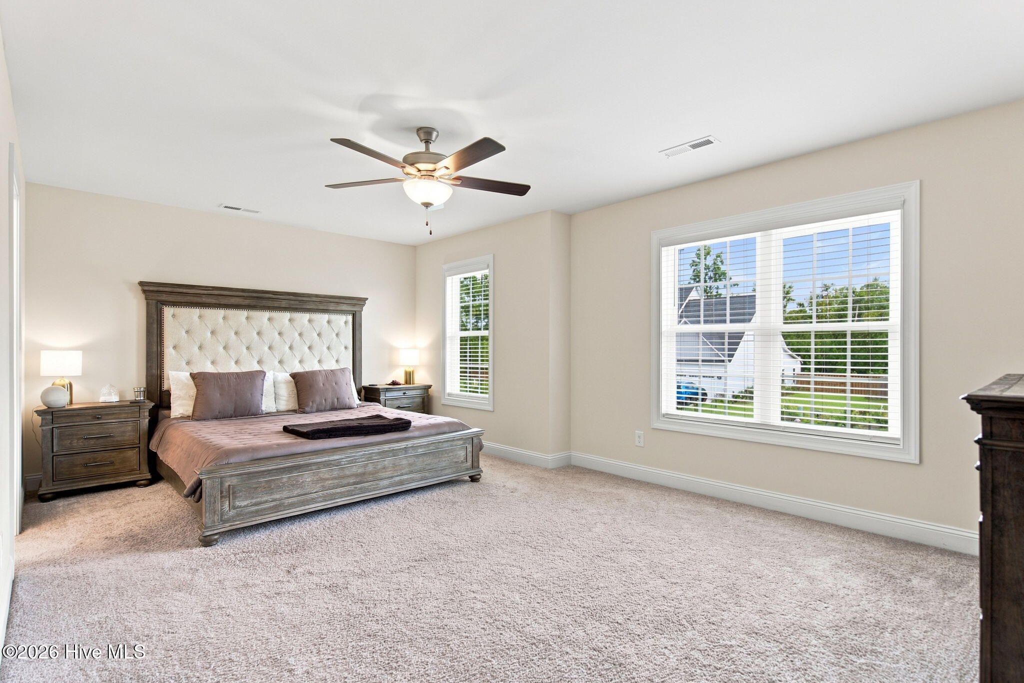 273 W Broughton Lane