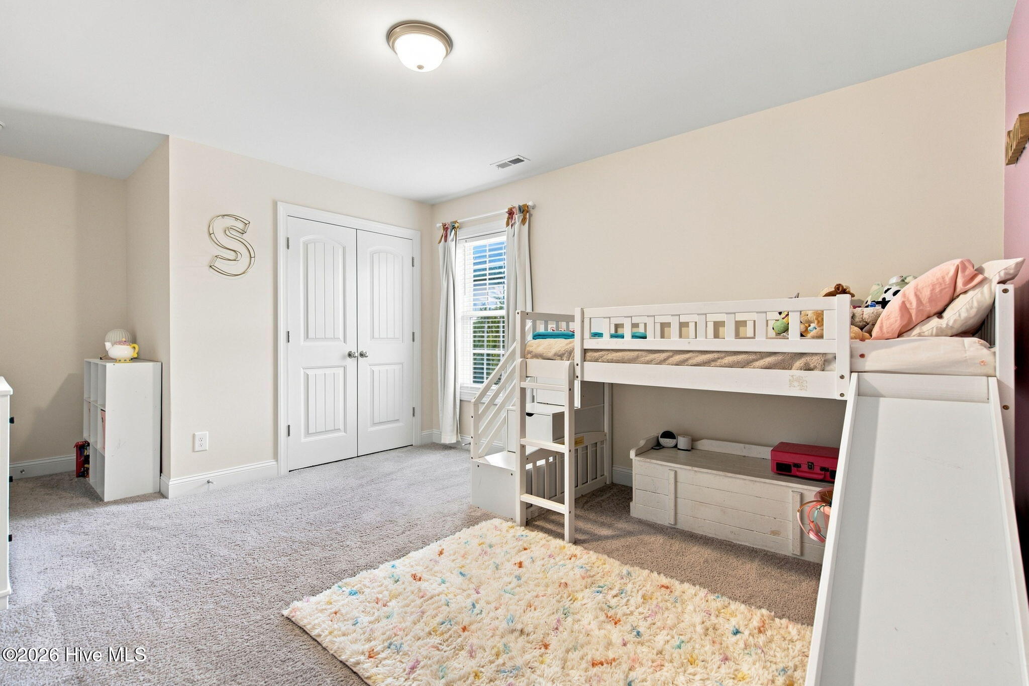 273 W Broughton Lane