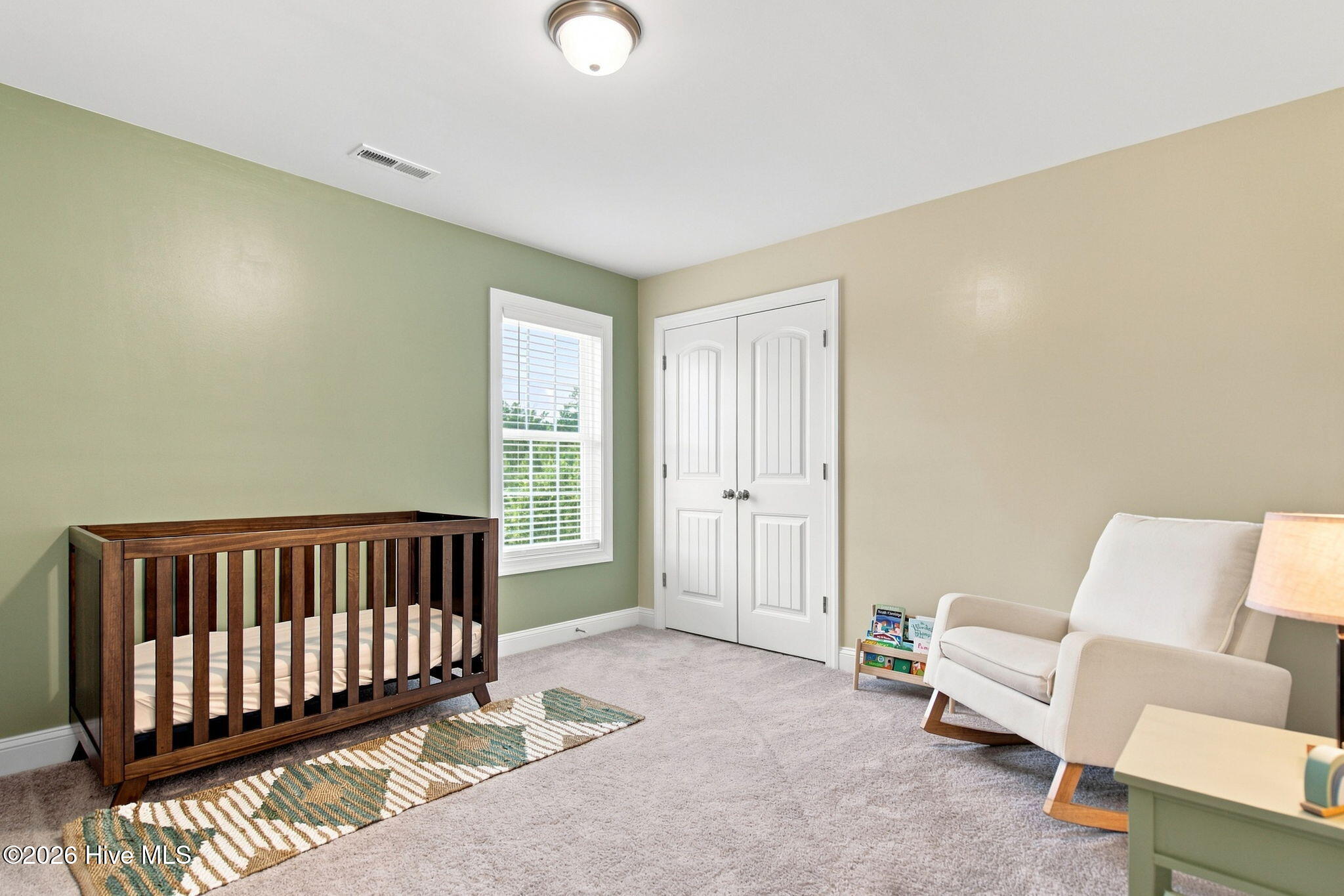 273 W Broughton Lane