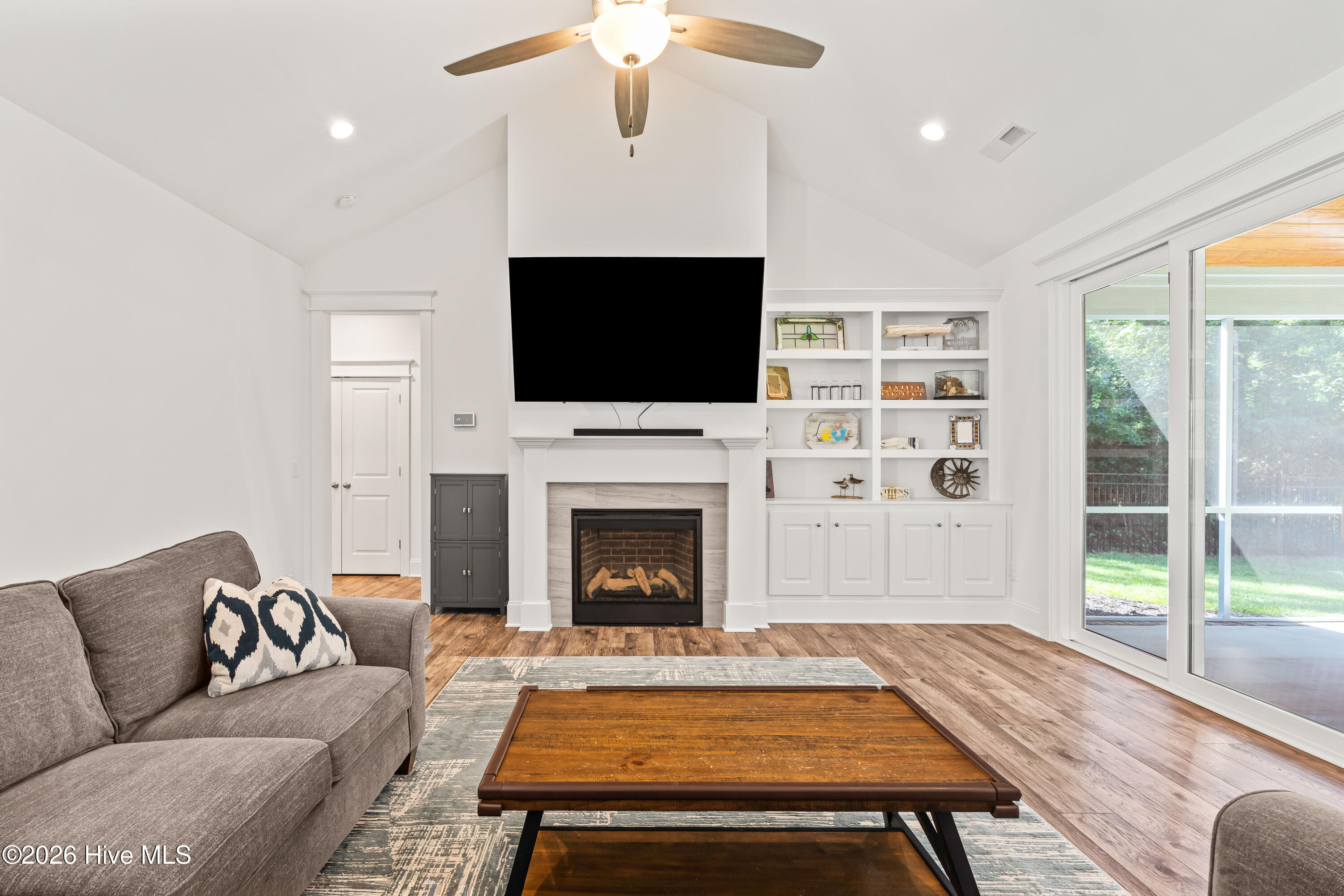 1152 Grandview Drive