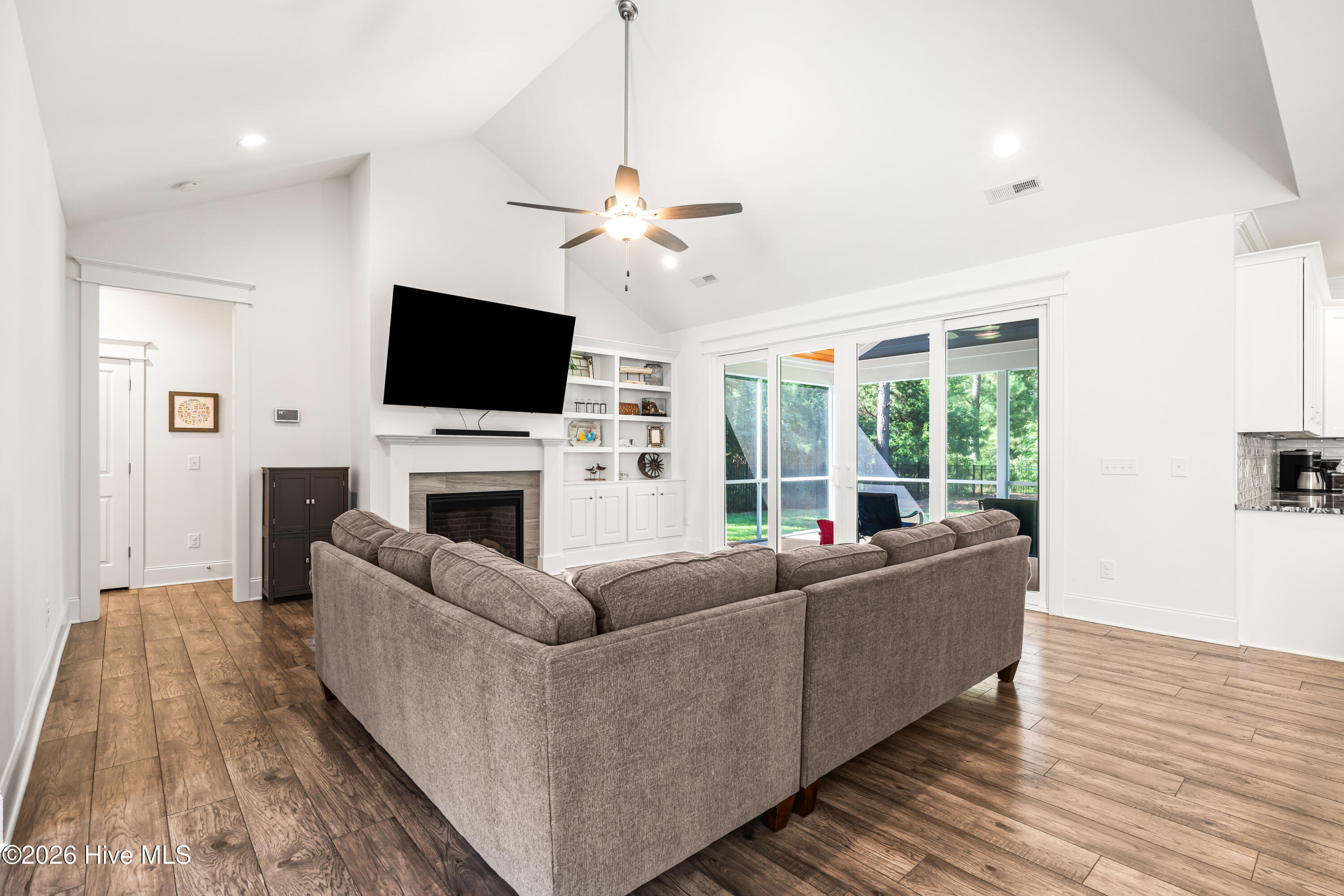 1152 Grandview Drive