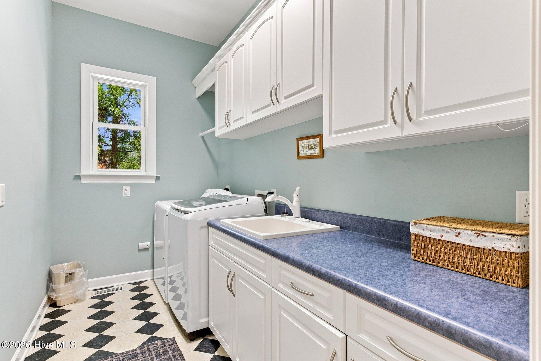 358 Shorepoint Drive