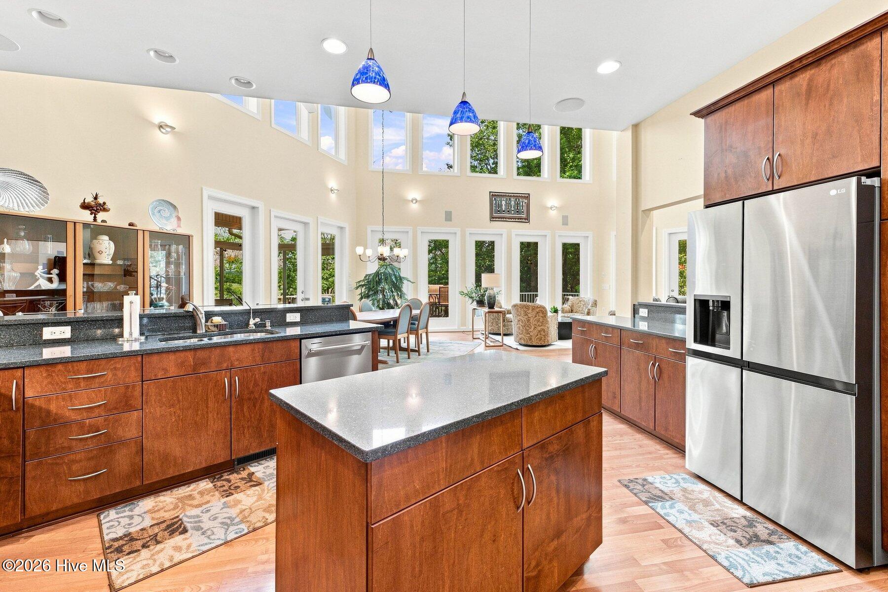 358 Shorepoint Drive