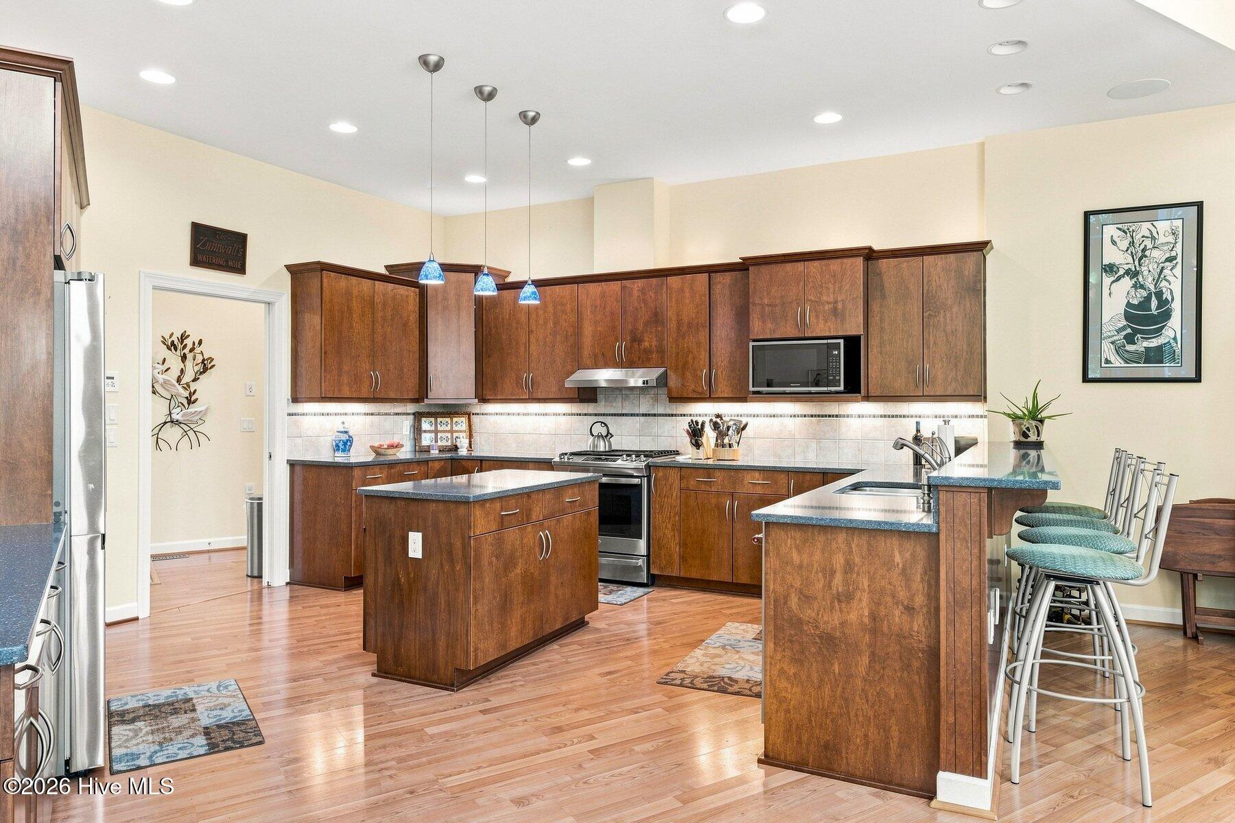 358 Shorepoint Drive