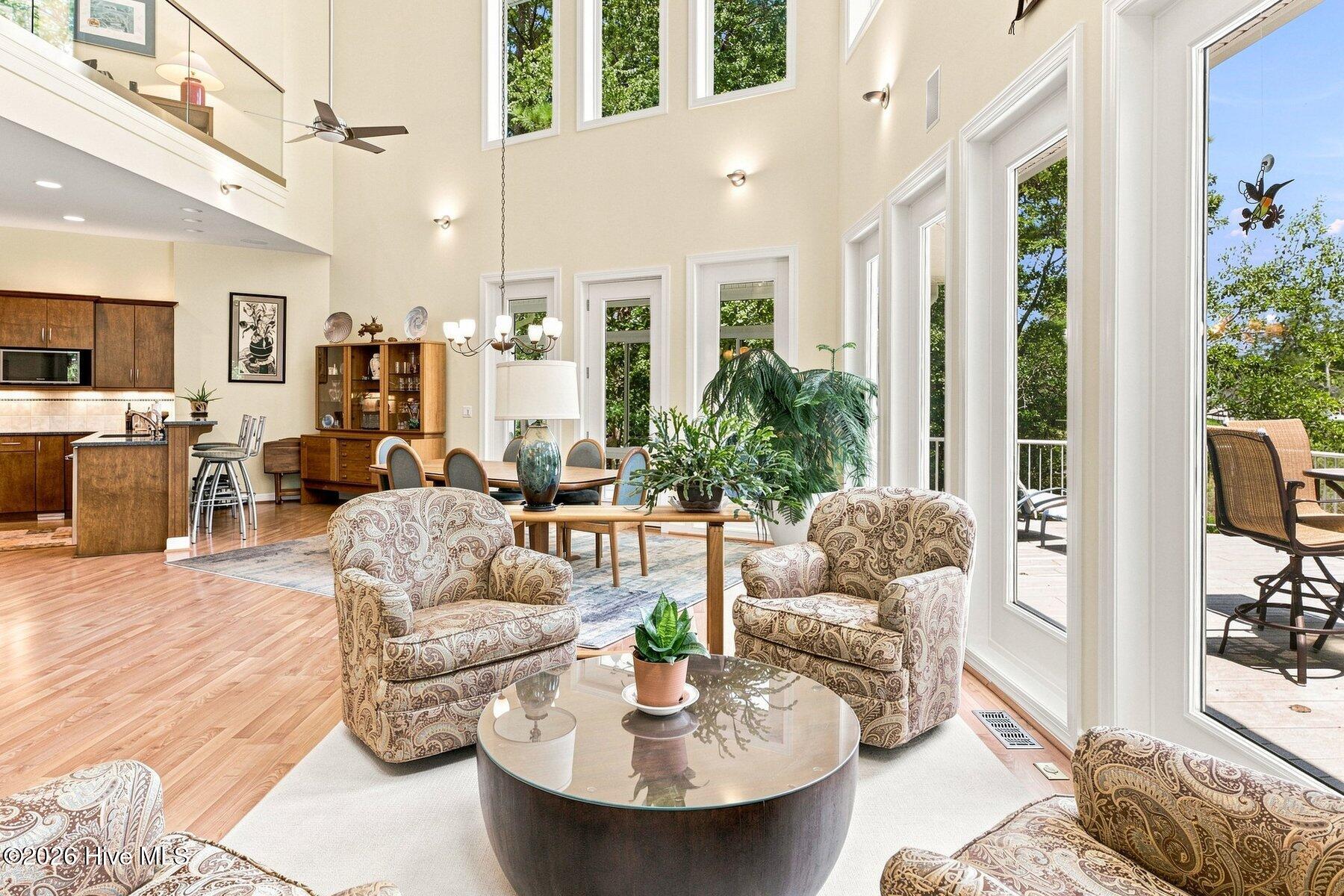 358 Shorepoint Drive