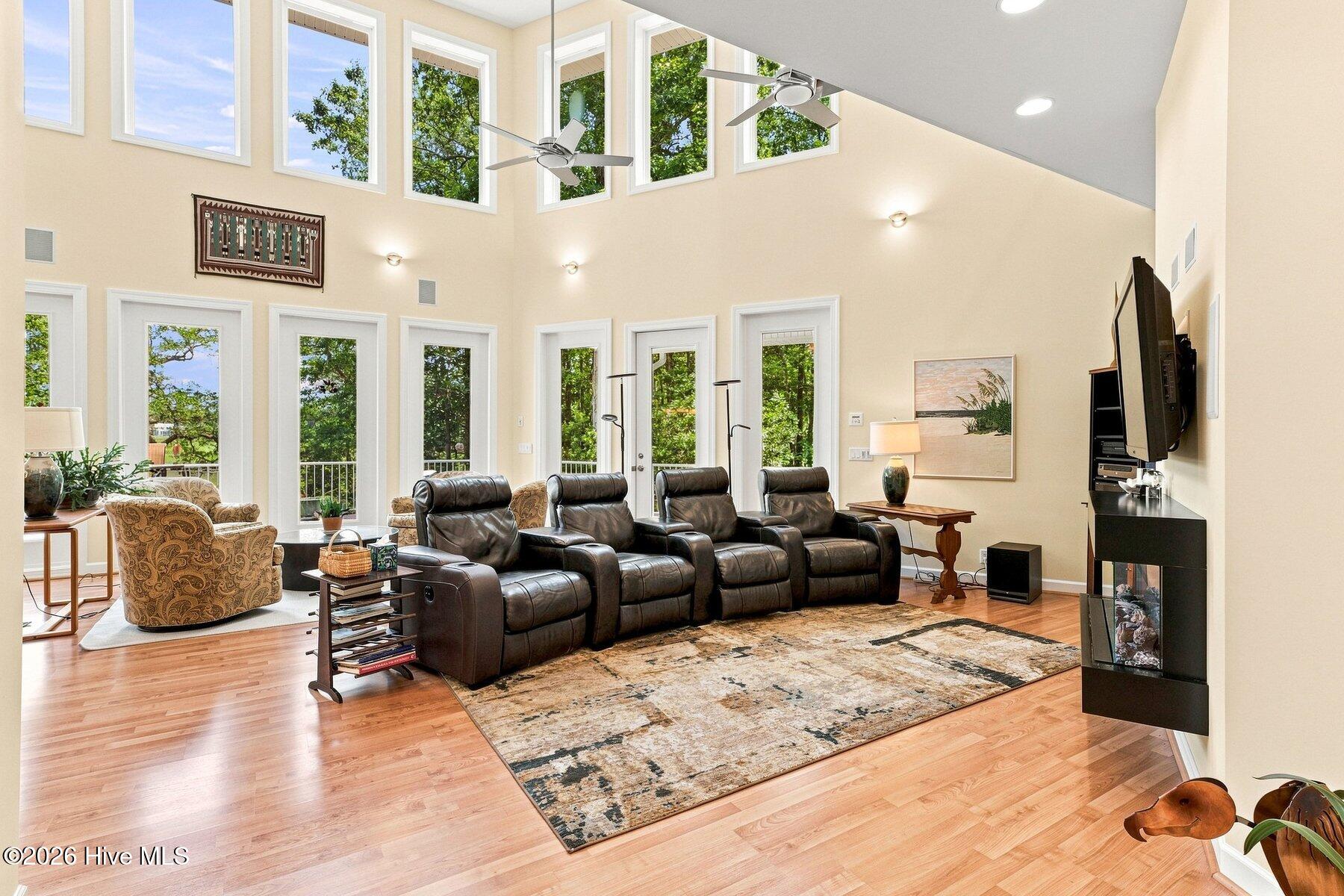 358 Shorepoint Drive