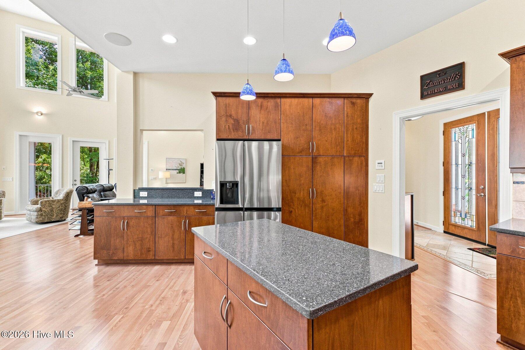 358 Shorepoint Drive