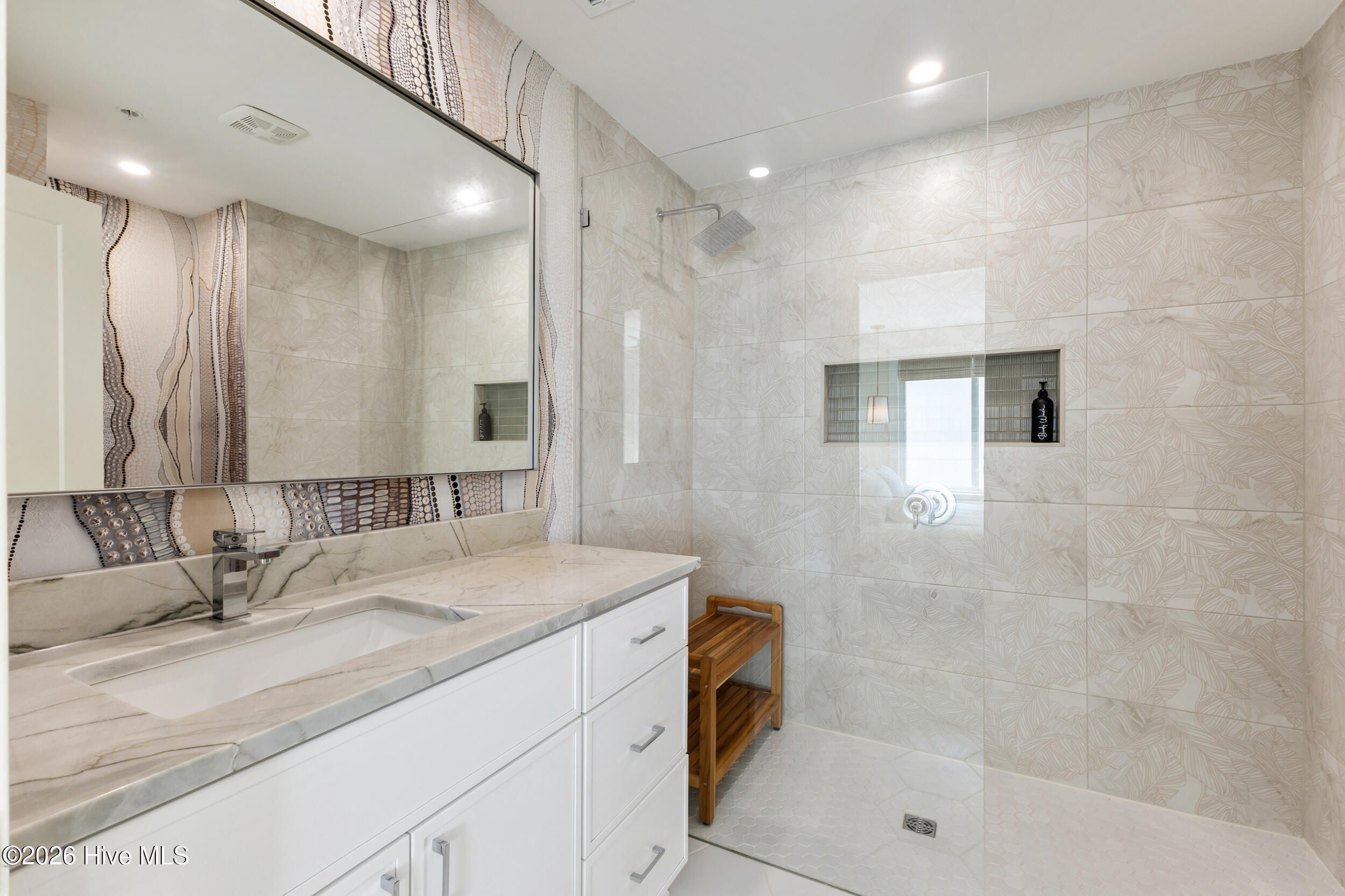 1800 Canal Drive 307
