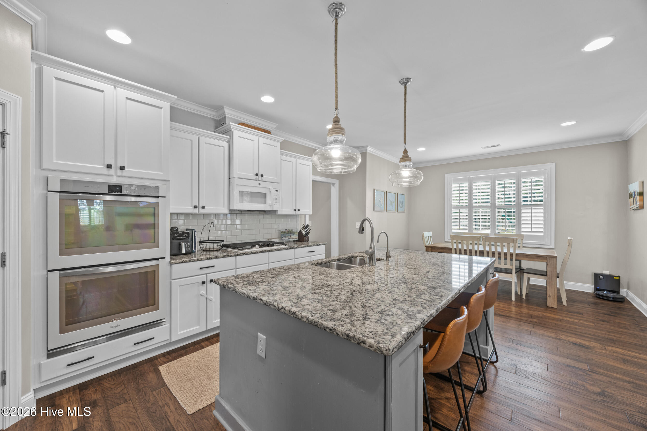 110 E Conolly Court
