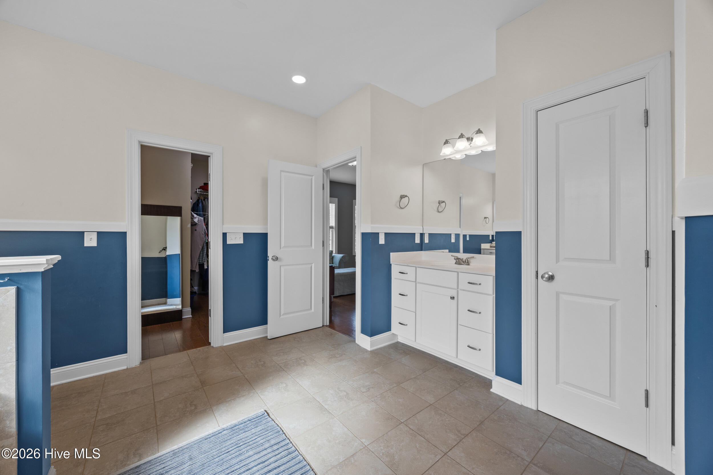 110 E Conolly Court