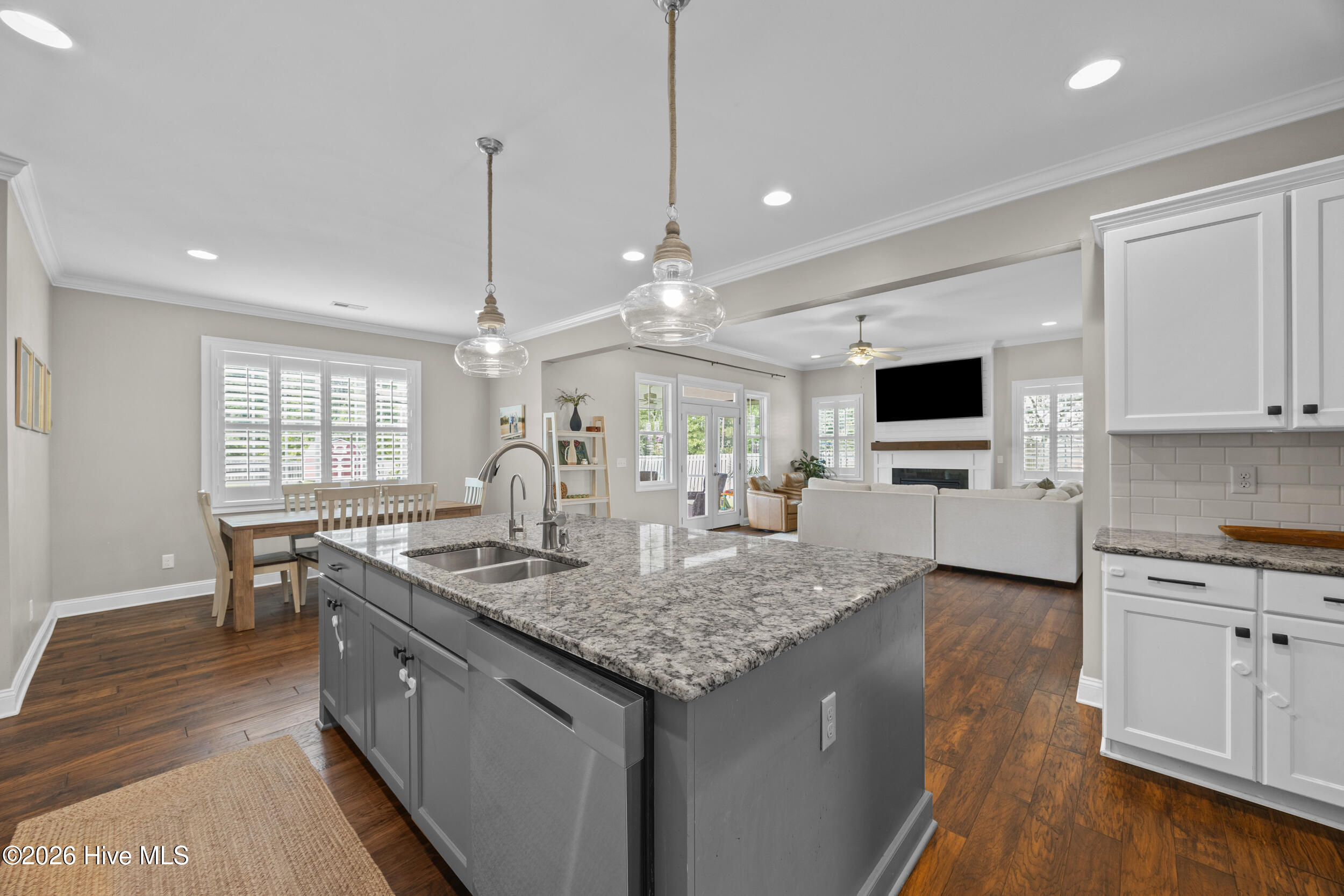 110 E Conolly Court