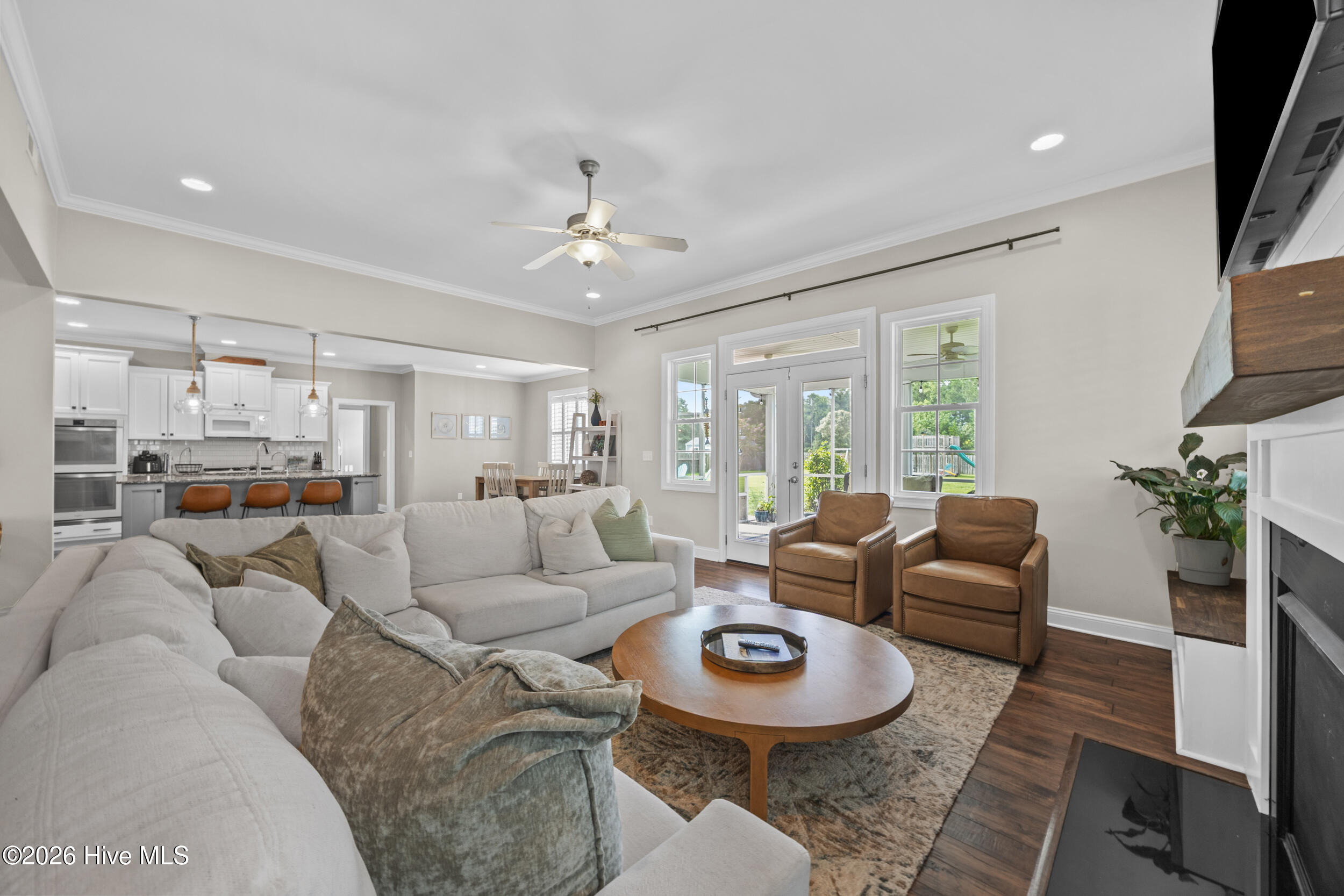 110 E Conolly Court