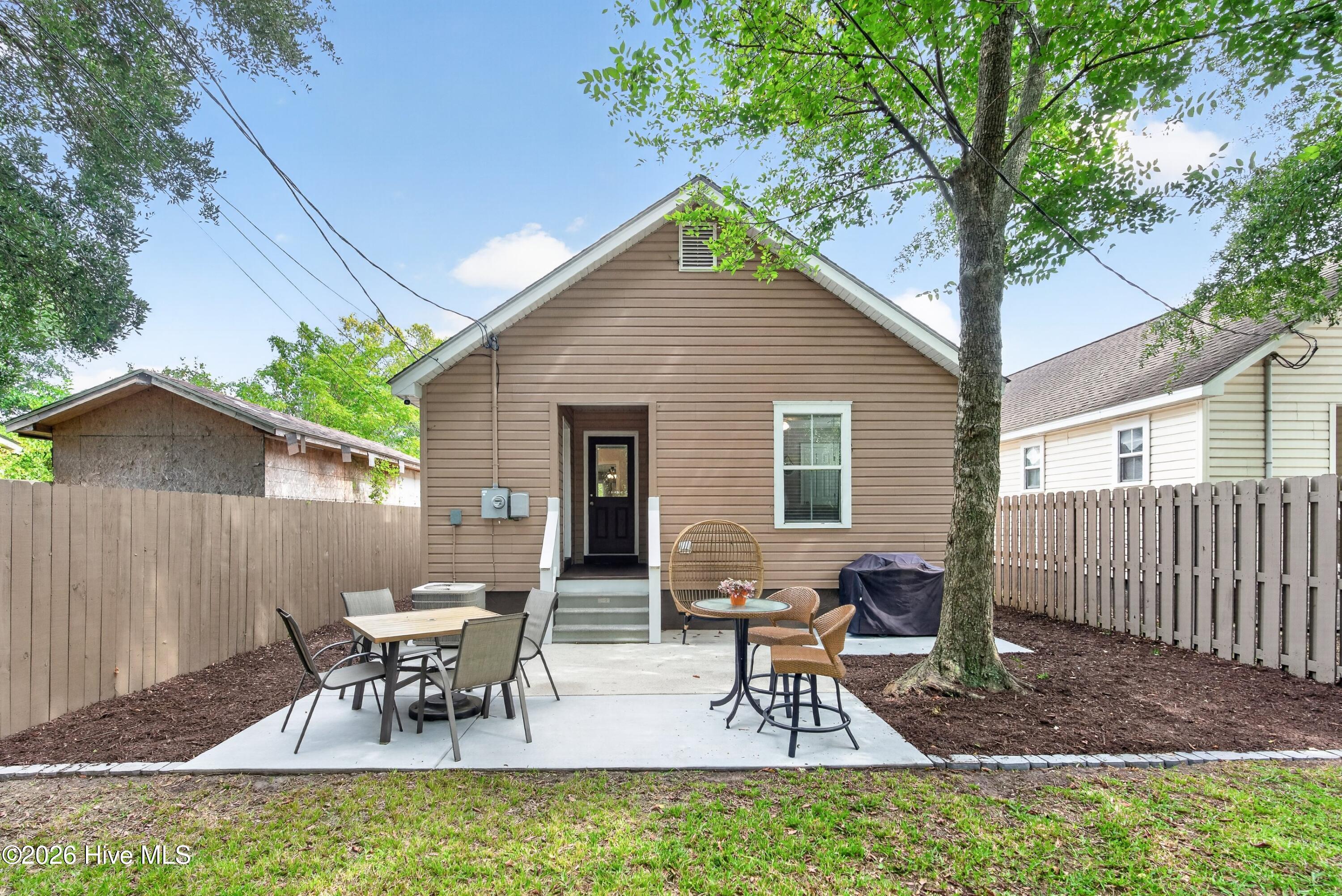 813 N 7th Street