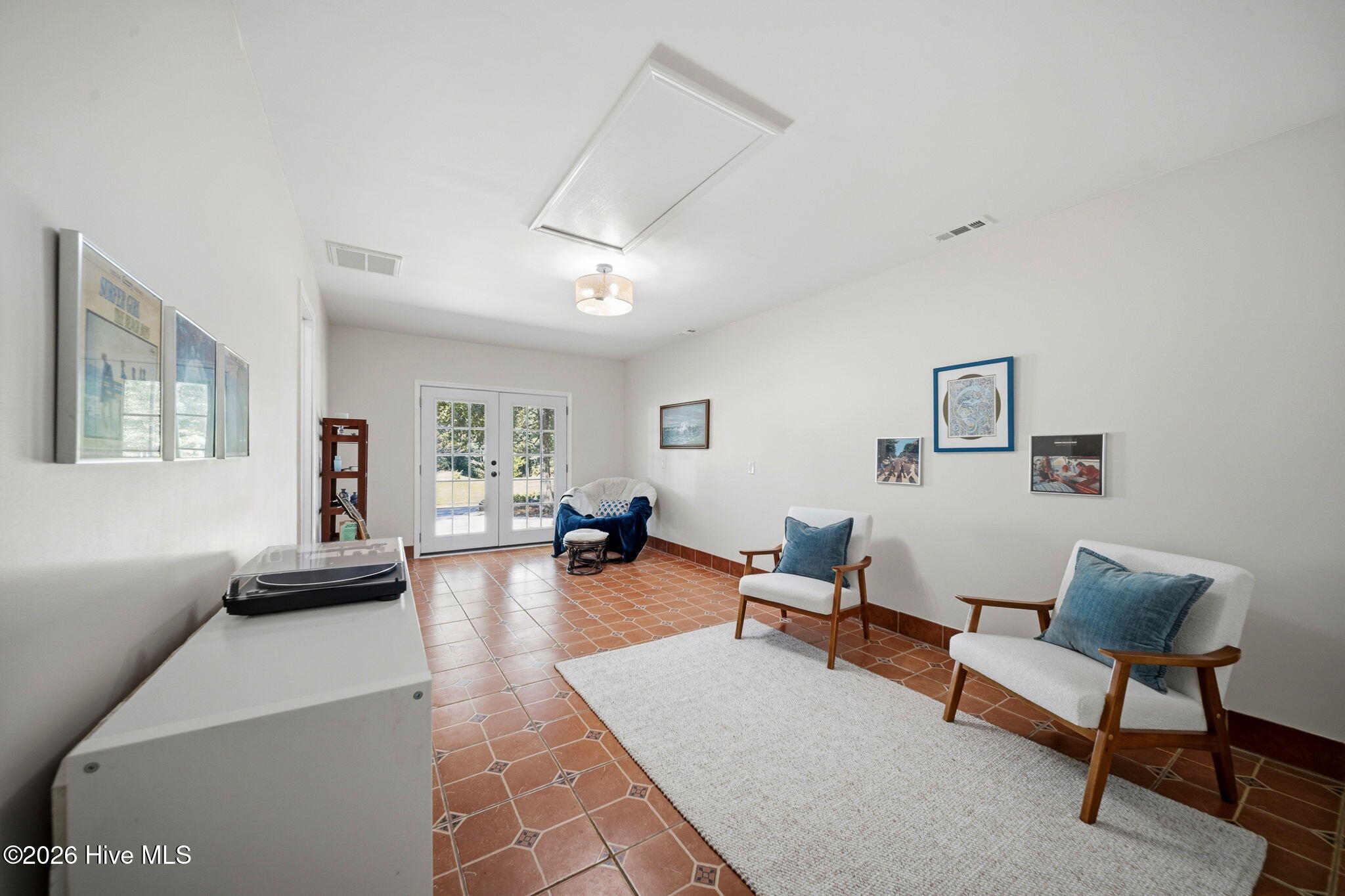 305 Hedingham Lane