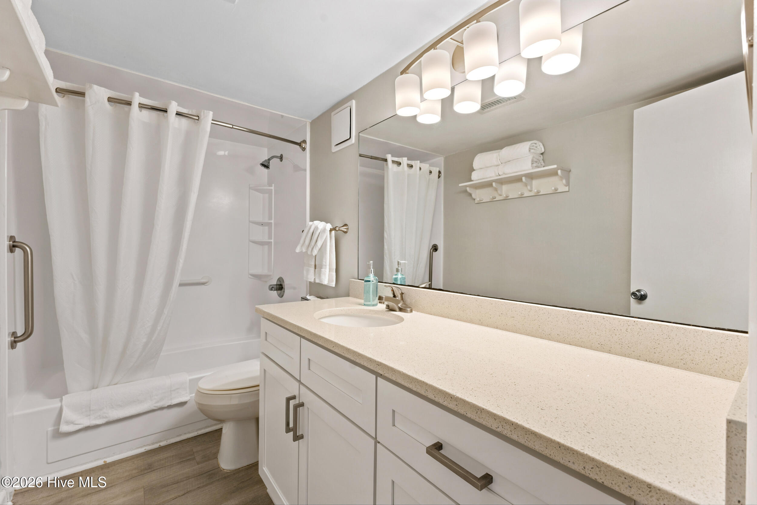 104 S Lumina Avenue S 203
