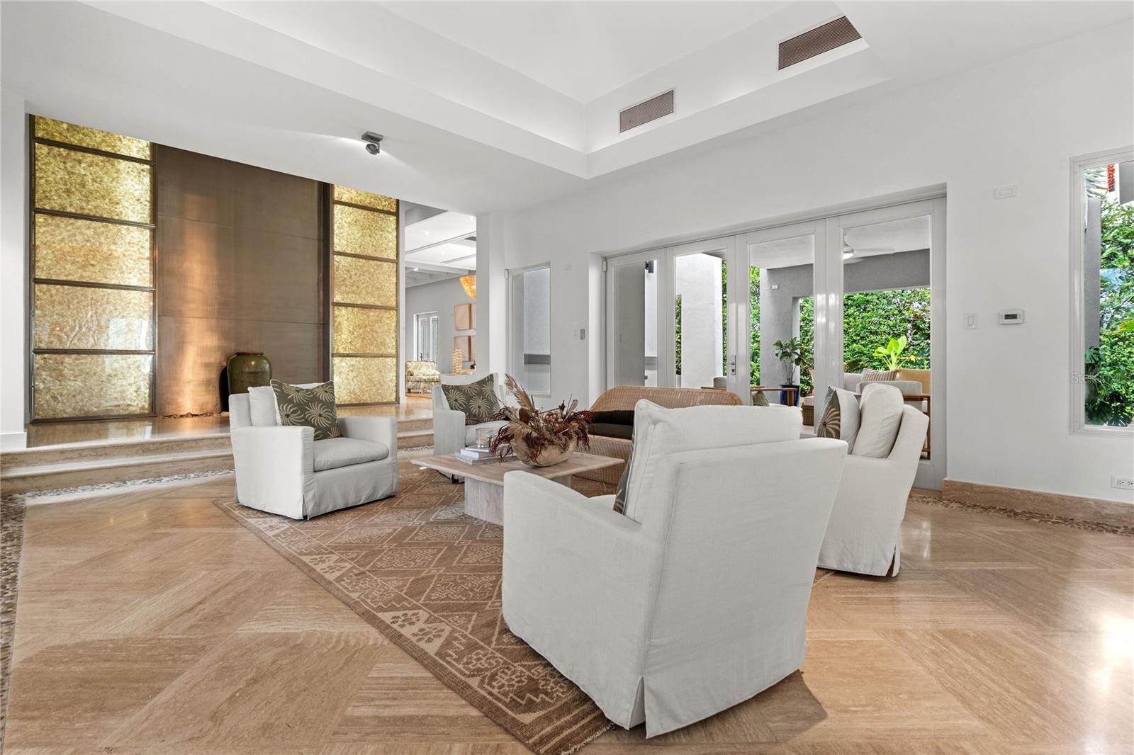 361 BEACH EAST
