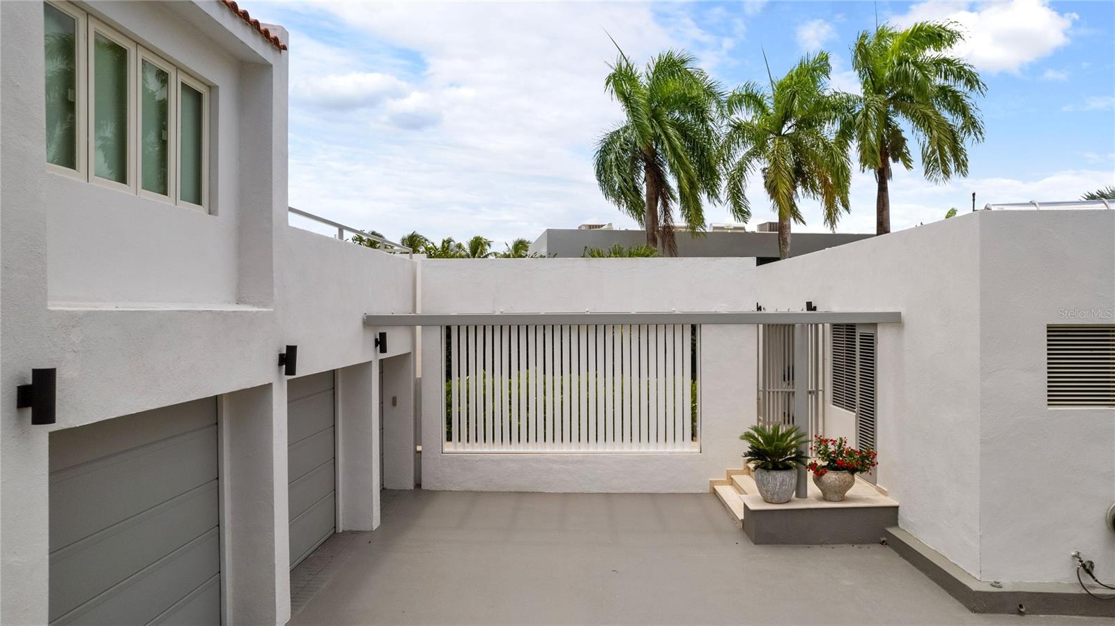 361 BEACH EAST