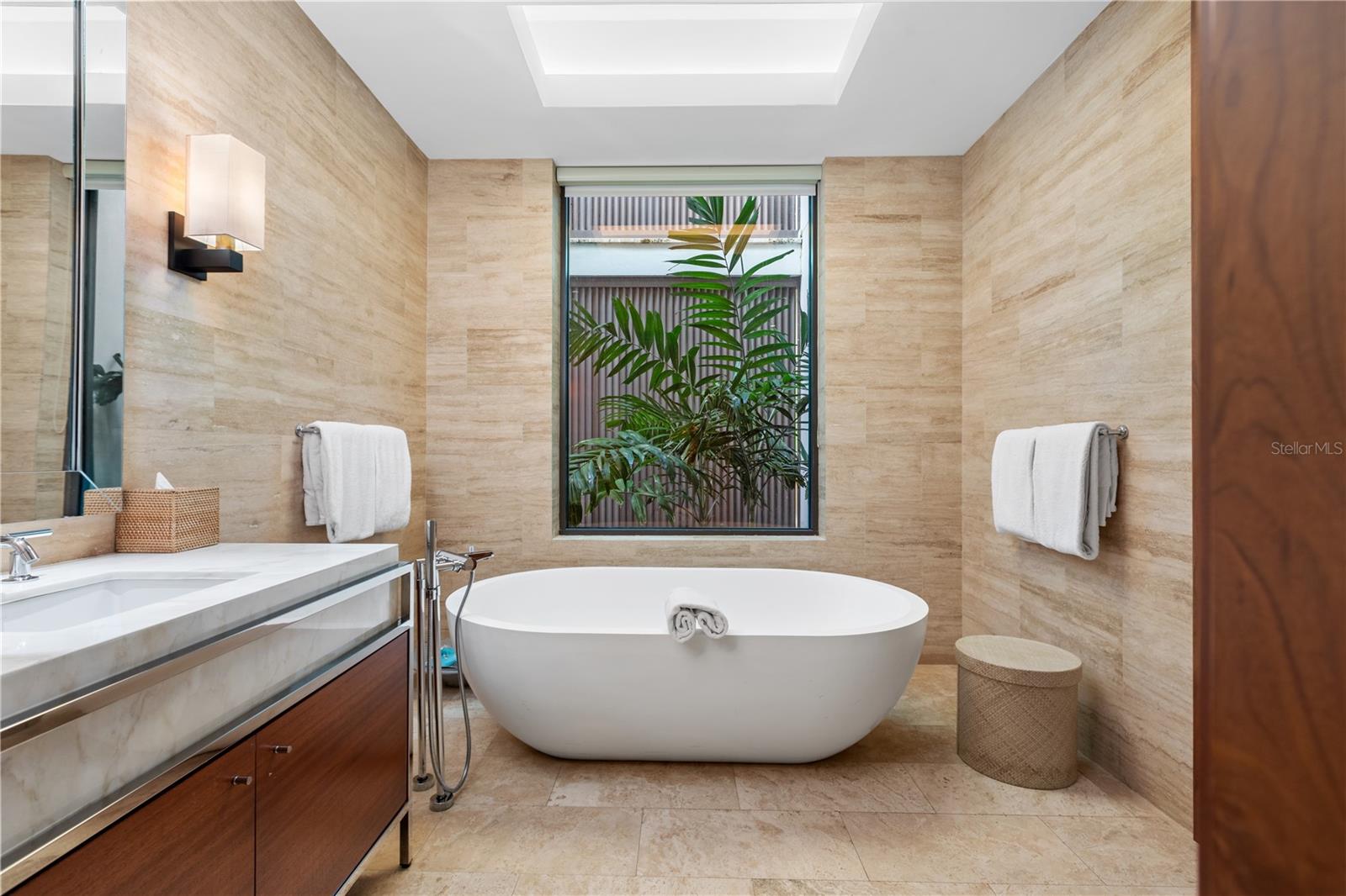 West Beach A RITZ CARLTON RESERVE RESIDENCE #3222/23