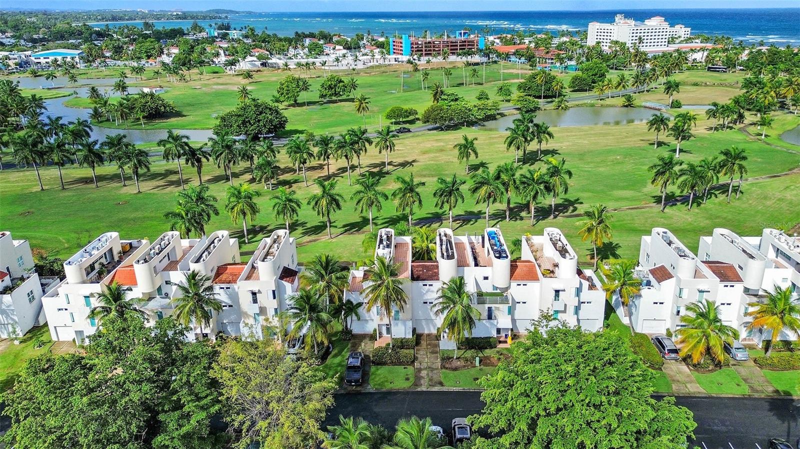 93 VILLAS DE GOLF ESTE #93