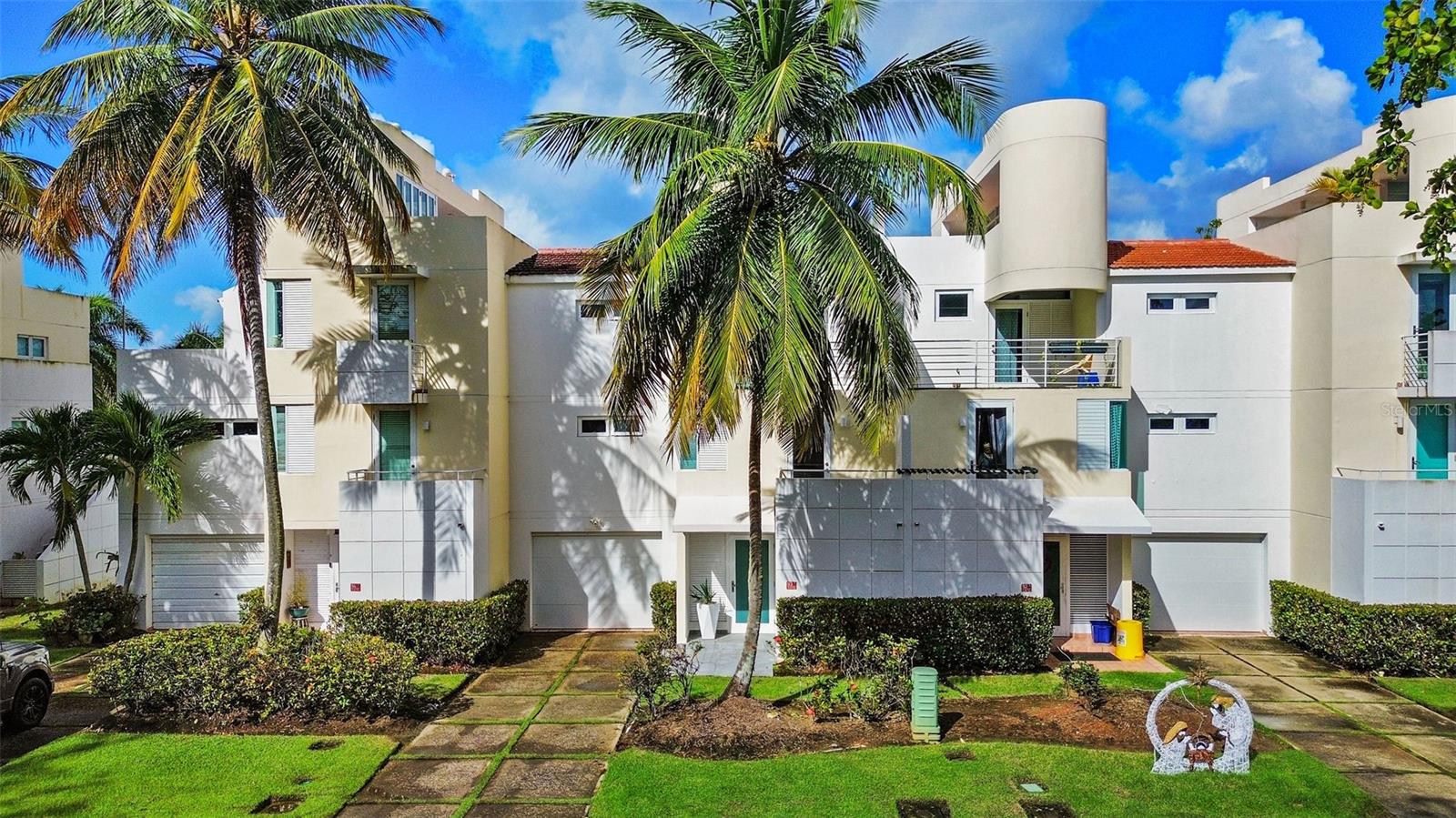 93 VILLAS DE GOLF ESTE #93