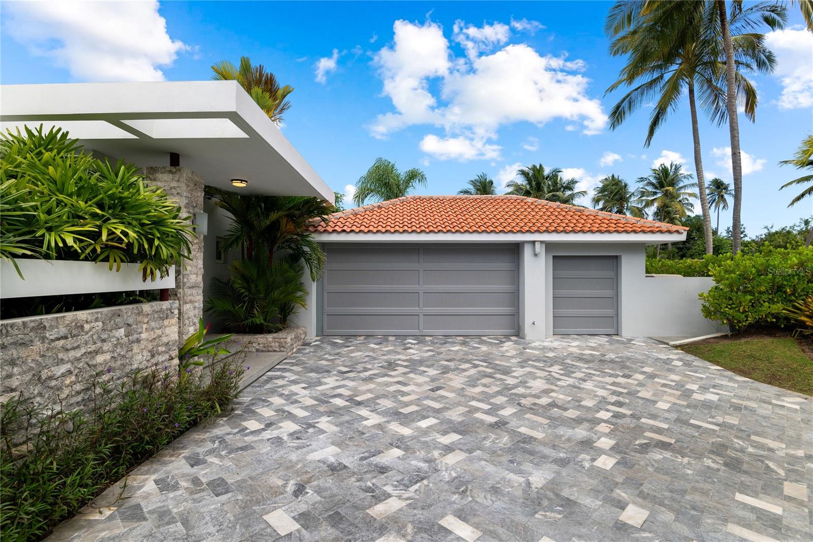 129 DORADO BEACH EAST