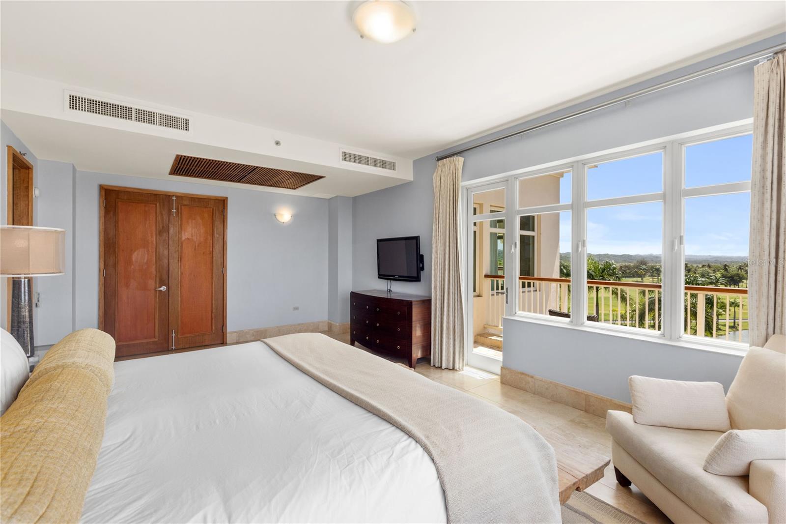 2408 PLANTATION VILLAGE DR