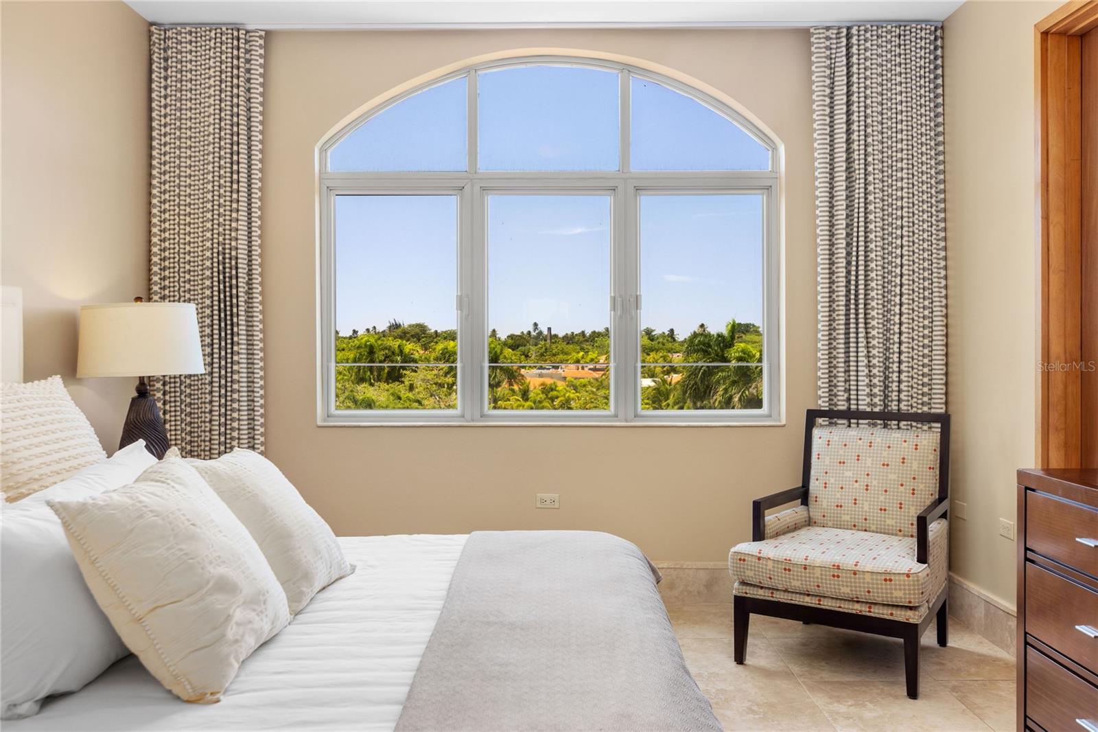 2408 PLANTATION VILLAGE DR