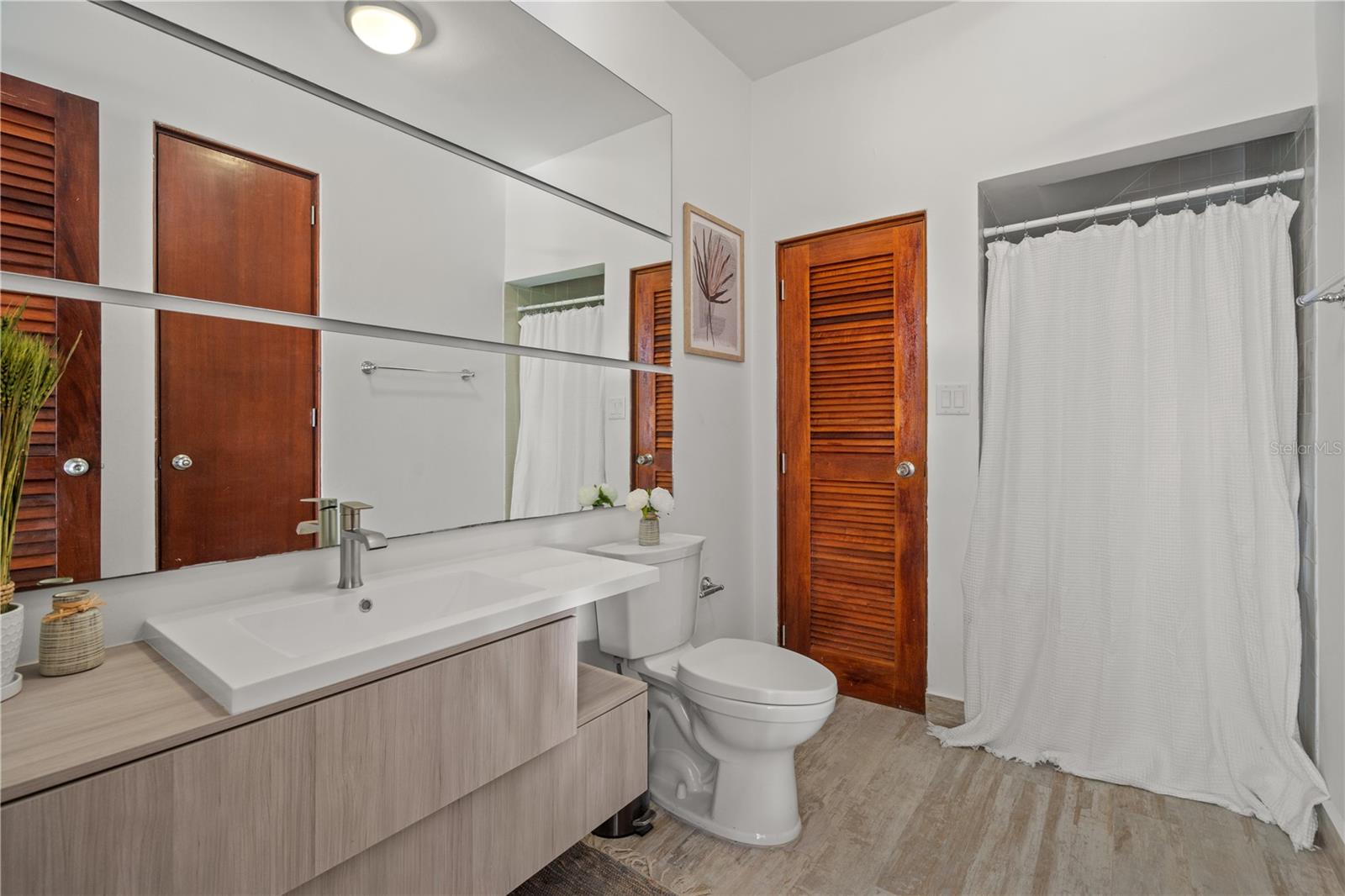 5 FAIRWAYS VILLAGE DR