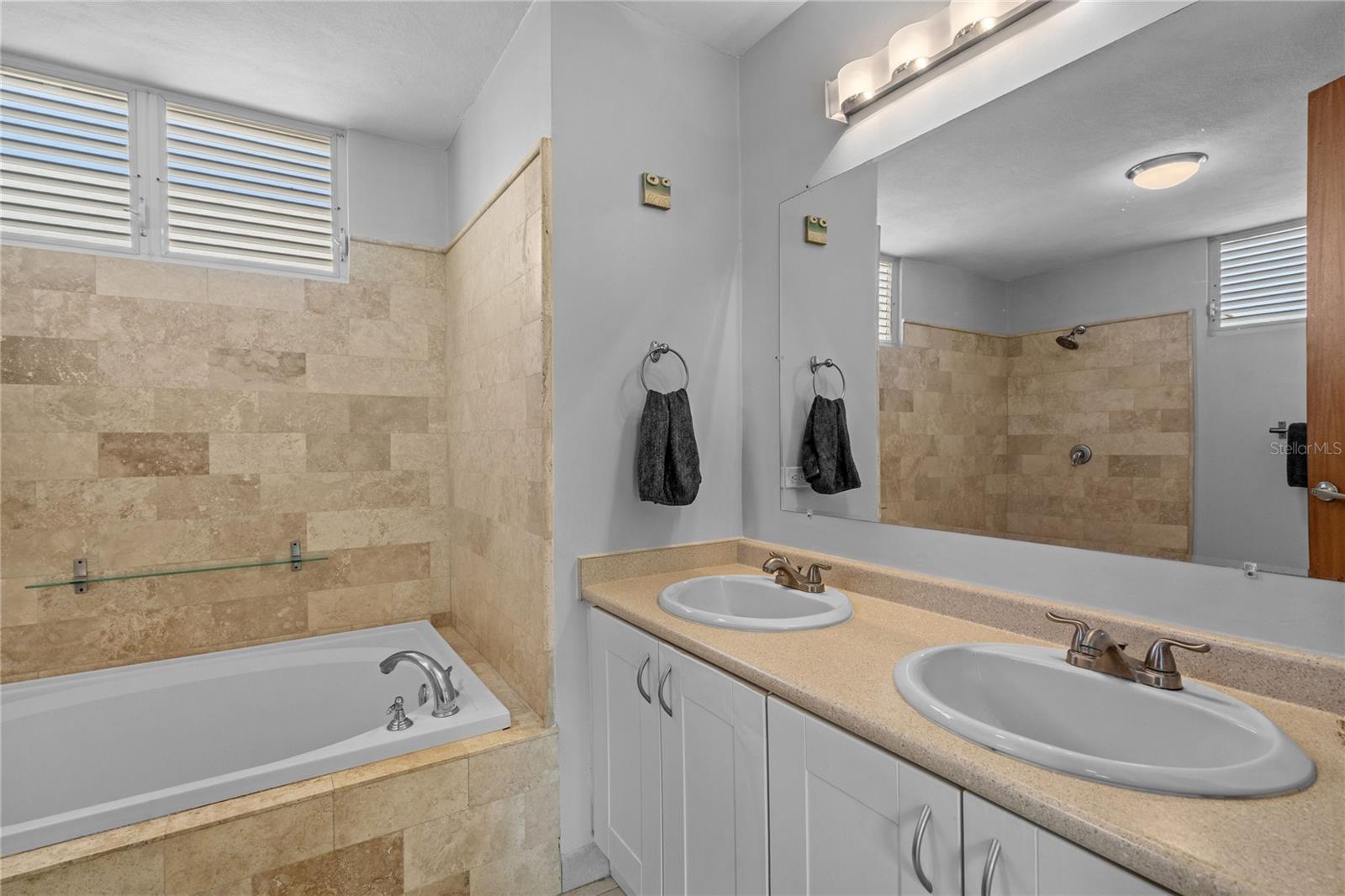 493 CAMINO DEL YUNQUE