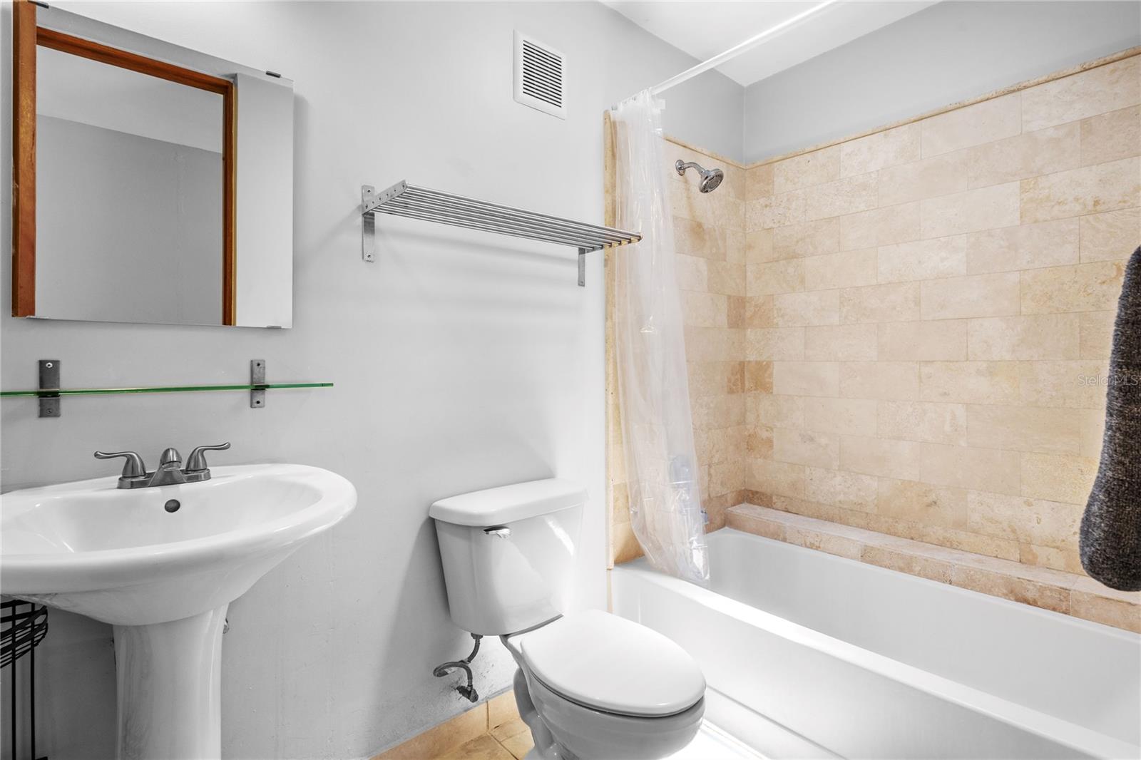 493 CAMINO DEL YUNQUE