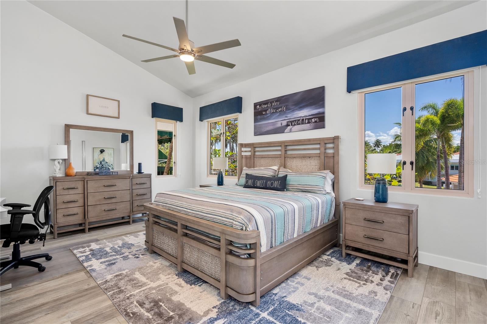 AB-4 LAKESIDE VILLAS