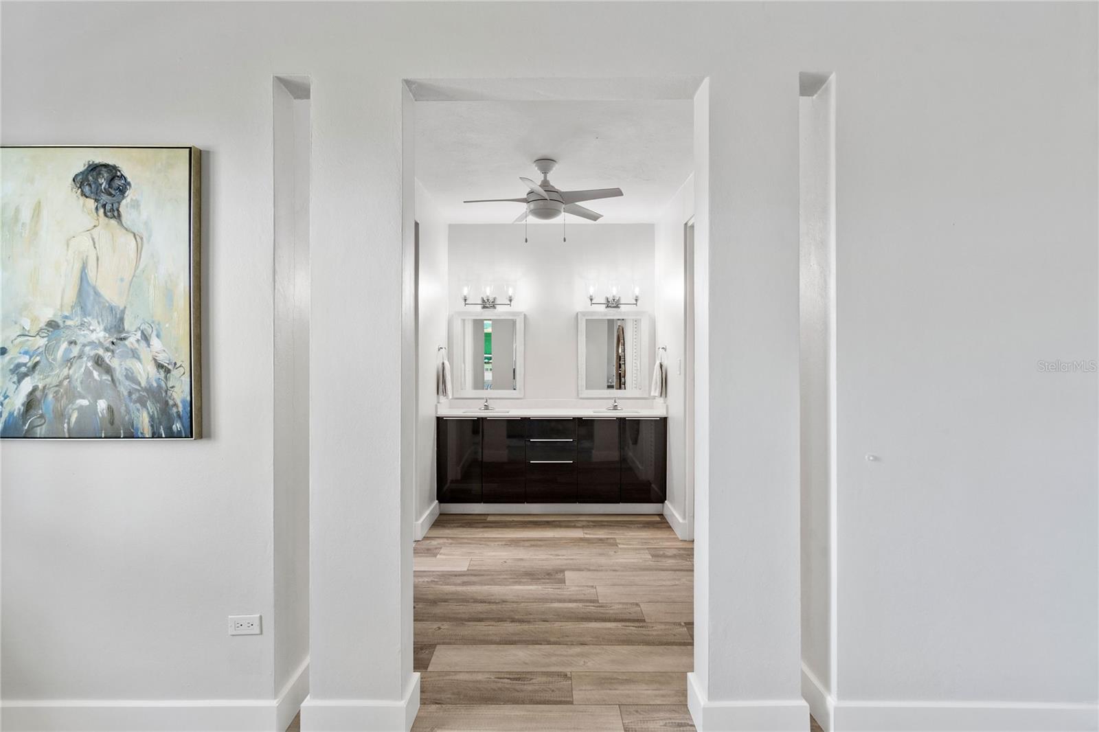 AB-4 LAKESIDE VILLAS