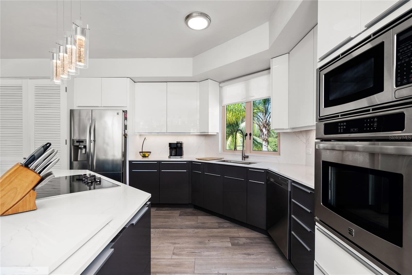 AB-4 LAKESIDE VILLAS