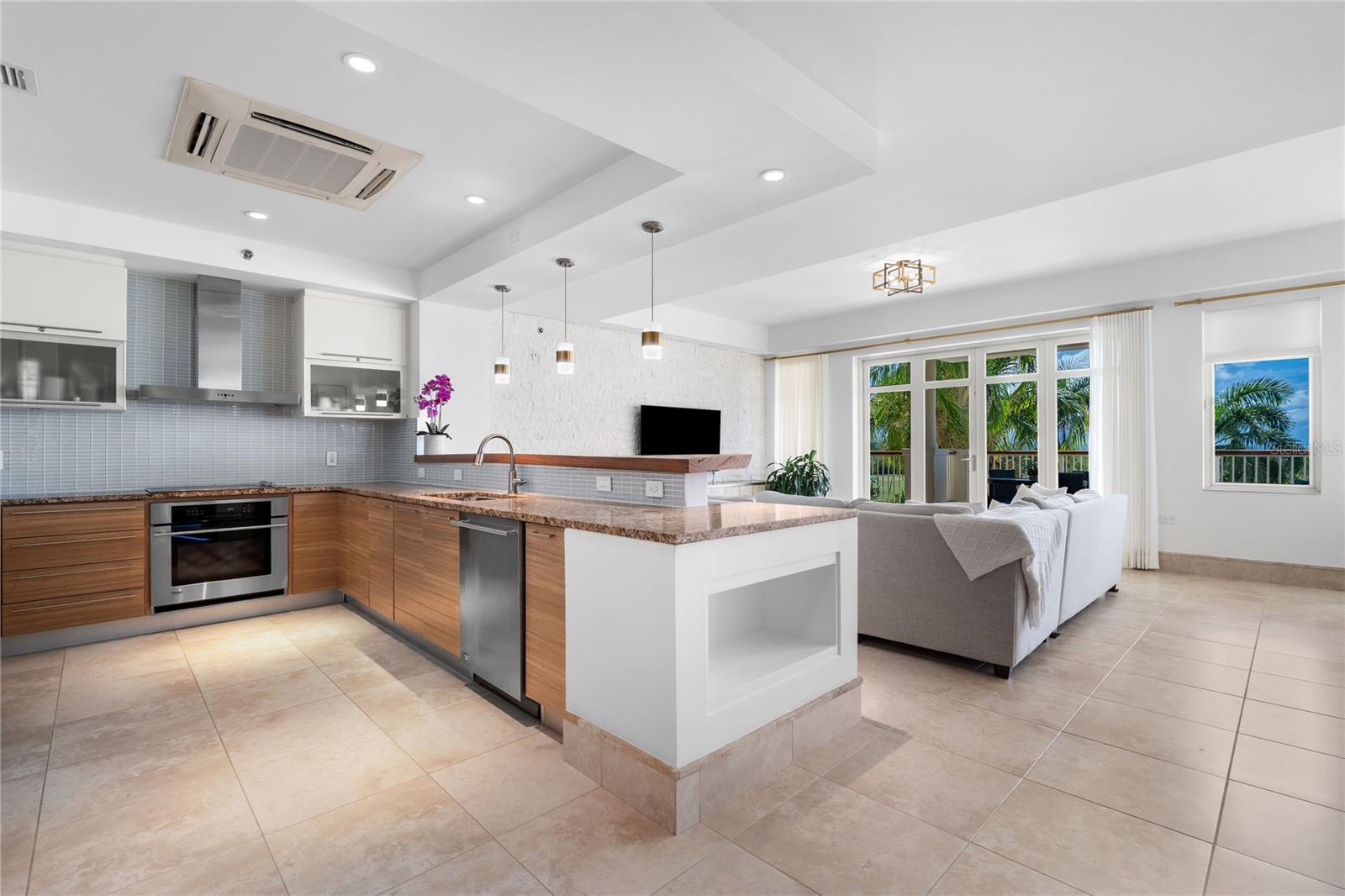 500 PLANTATION VILLAGE DRIVE #2-308