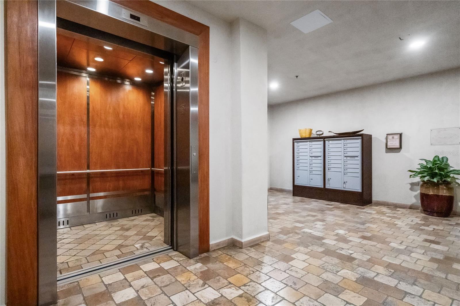 500 PLANTATION VILLAGE DRIVE #2-308