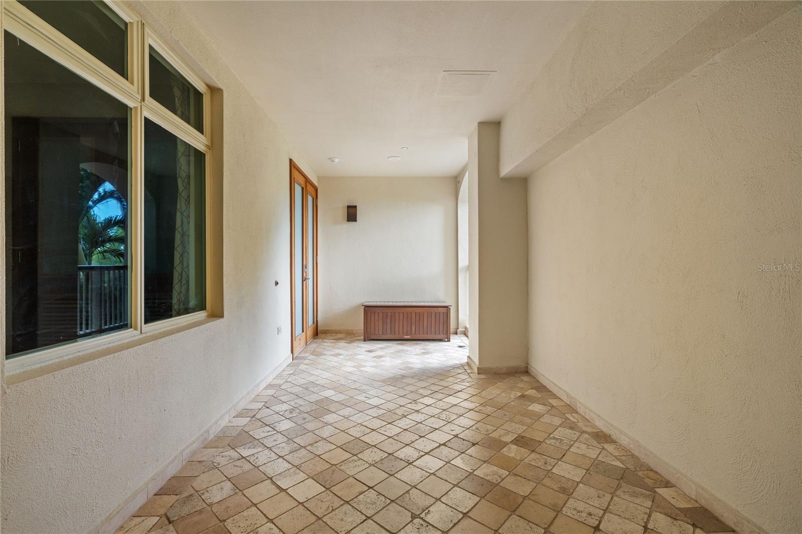 500 PLANTATION VILLAGE DRIVE #3-208